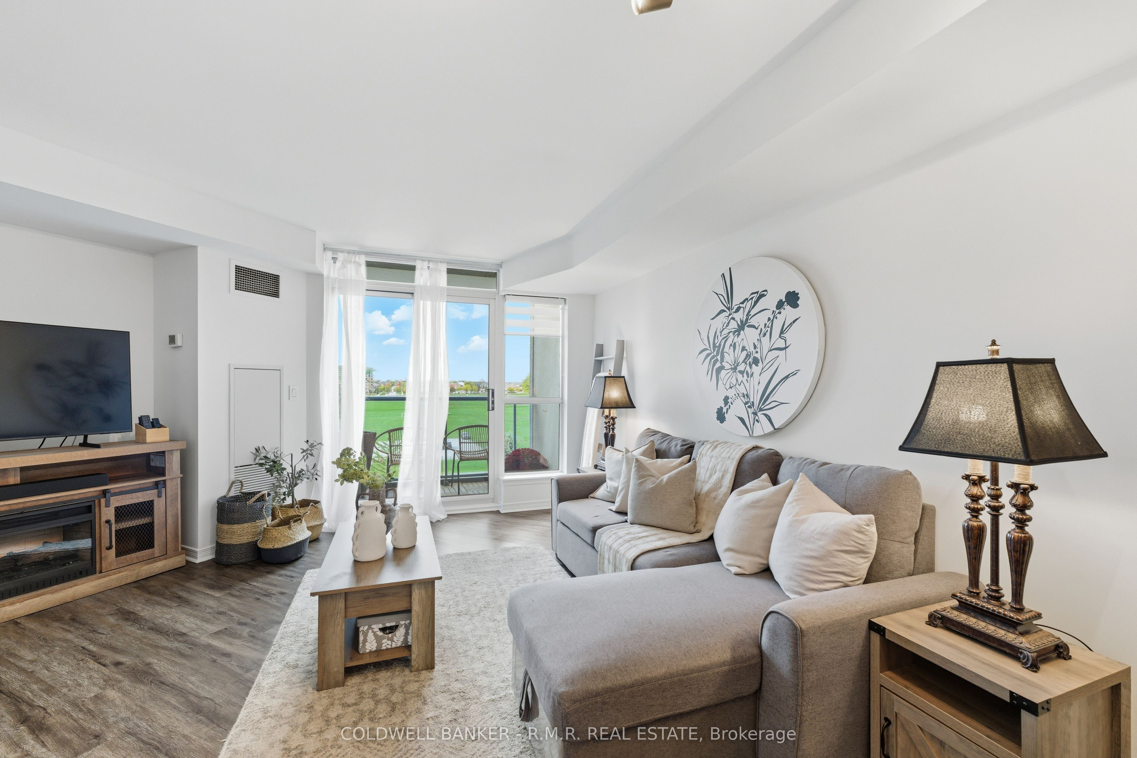 340 Watson Street W 517