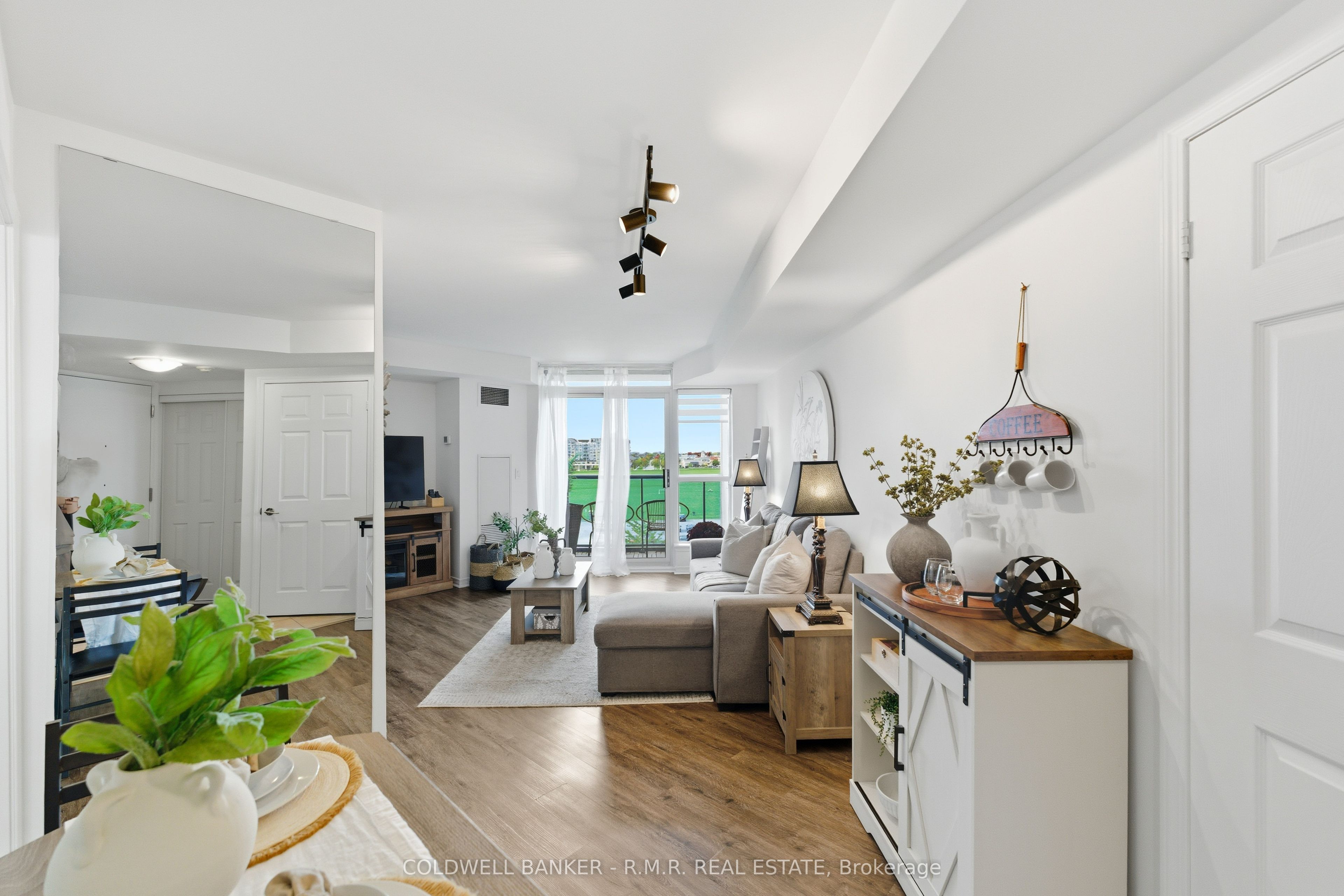 340 Watson Street W 517