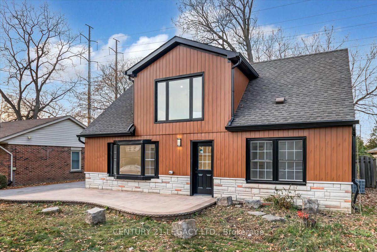 2027 Churchill Avenue