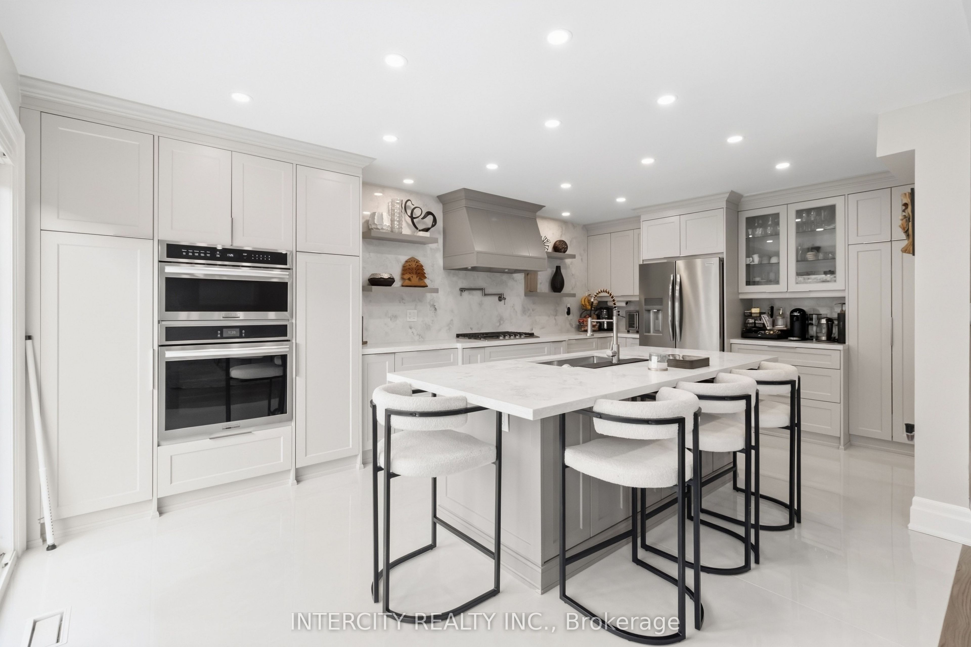 700 Trudeau Drive