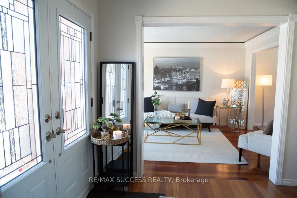 6643 Mockingbird Lane