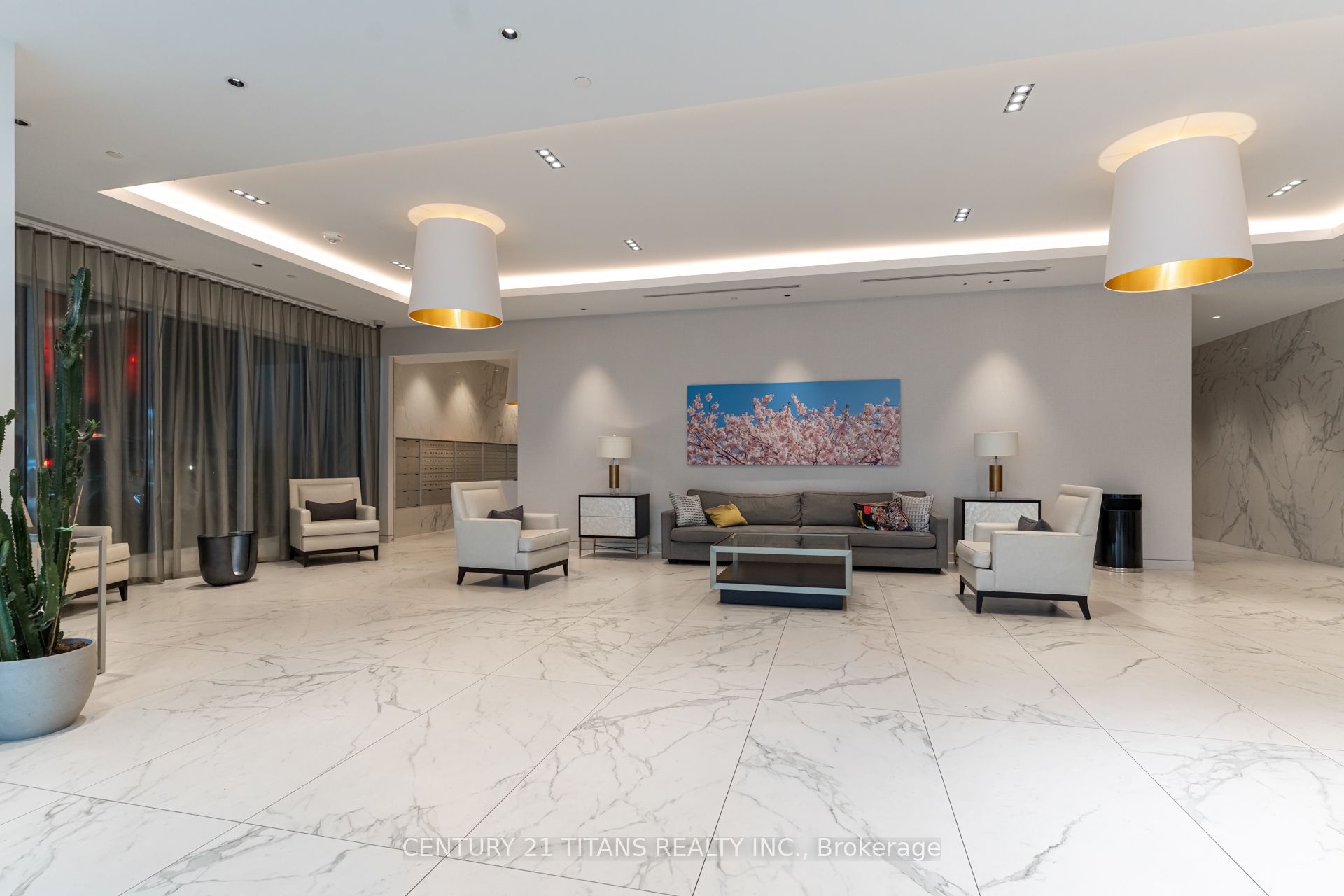 1926 Lakeshore Boulevard 4010