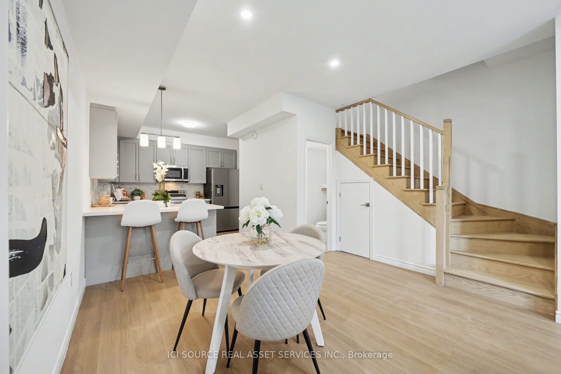 2 Slessor Boulevard 10