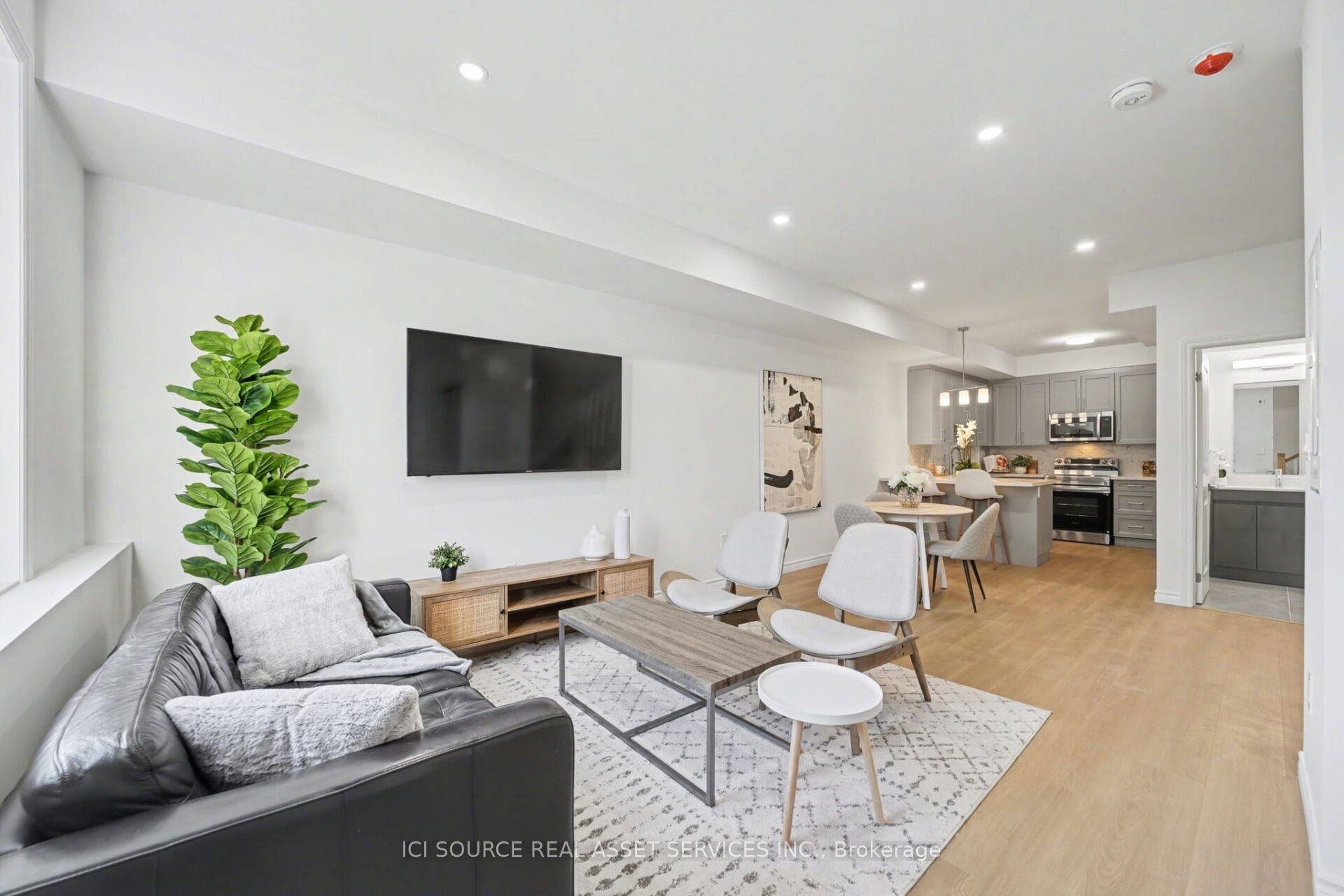 2 Slessor Boulevard 10