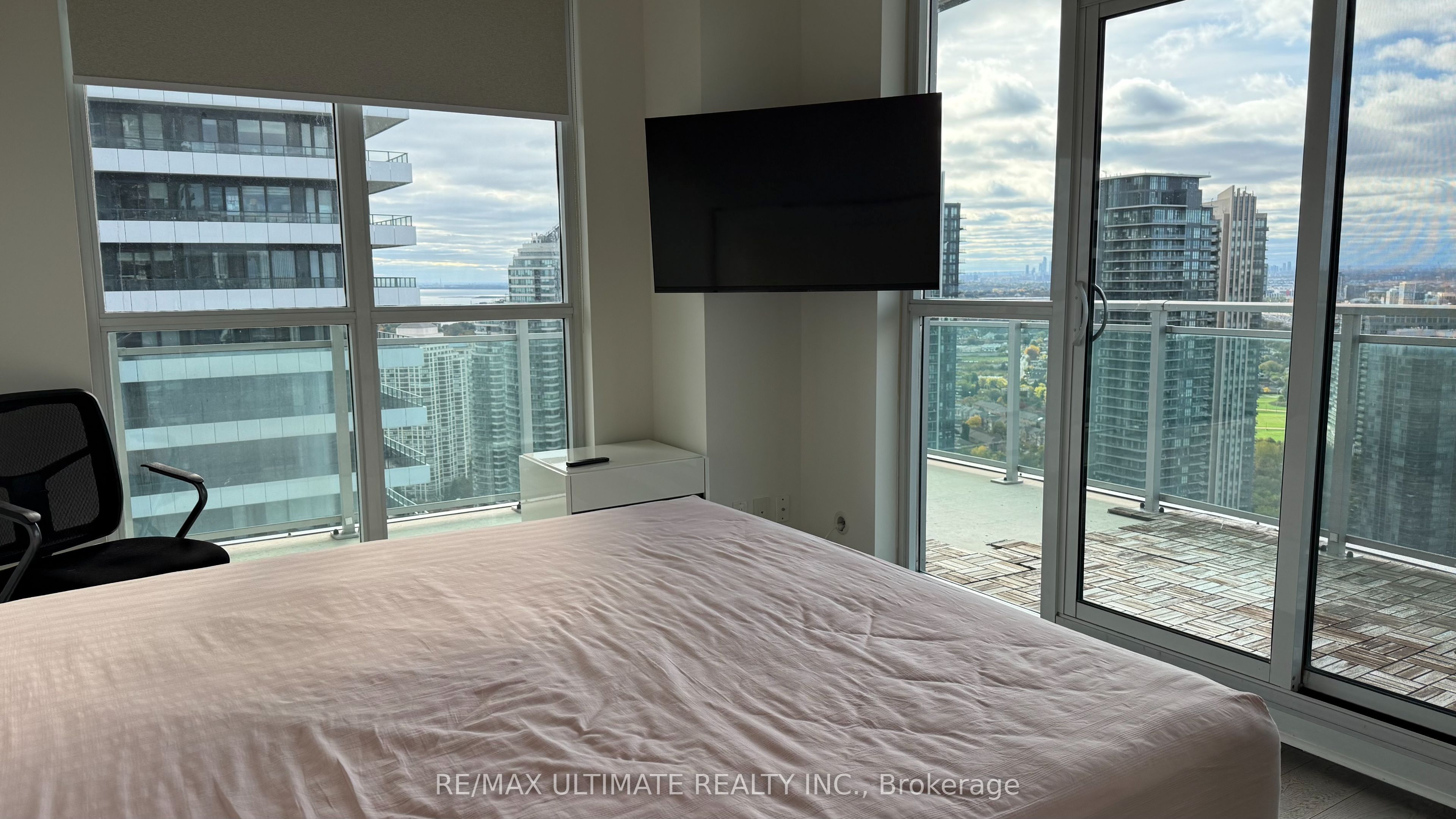 33 Shore Breeze Drive 3901