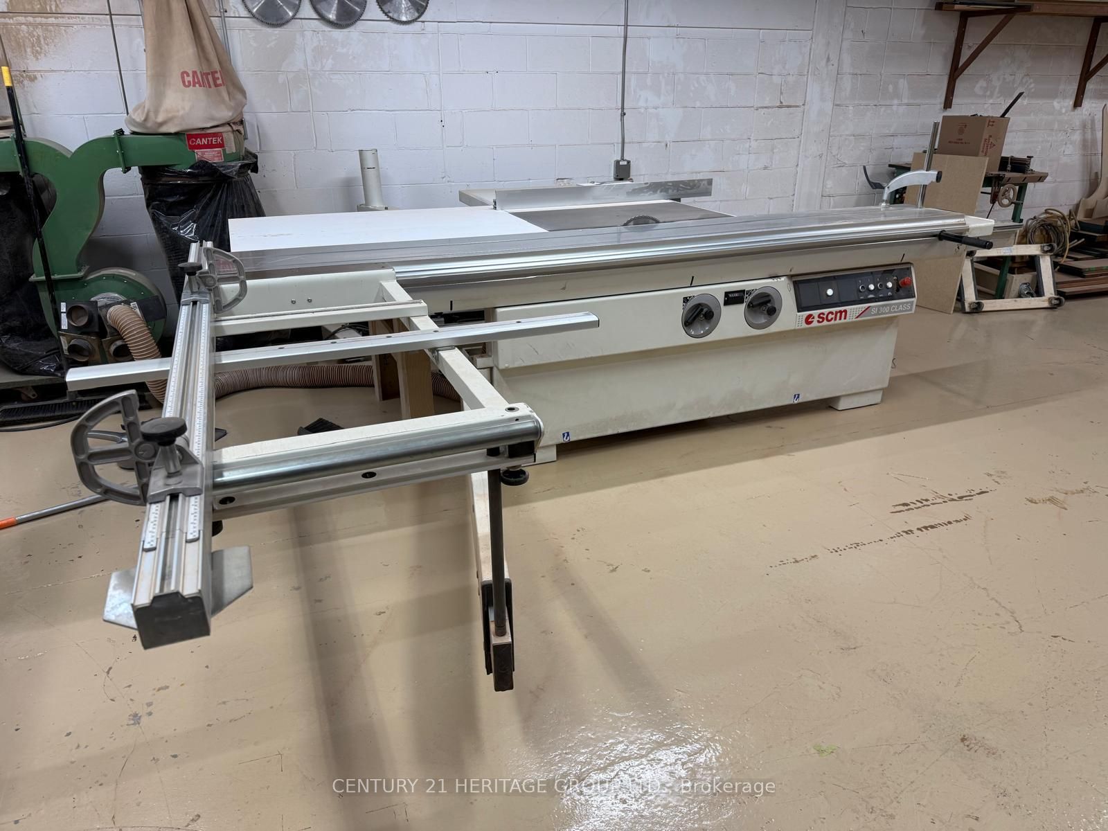 1700 Brampton Street N 2