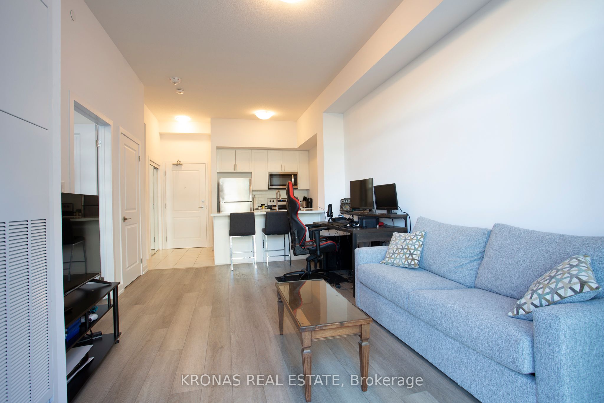 460 Dundas Street E 119