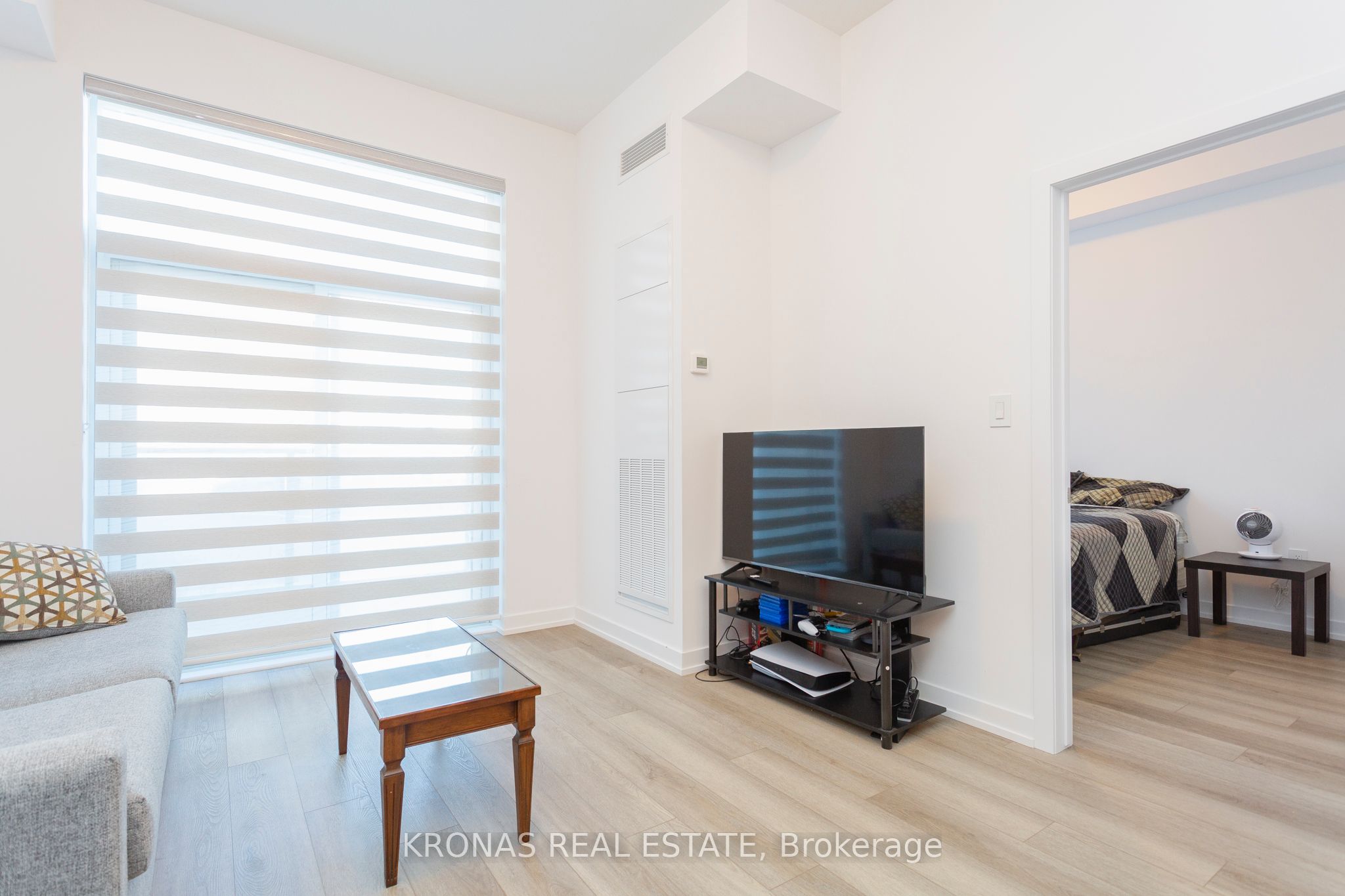 460 Dundas Street E 119