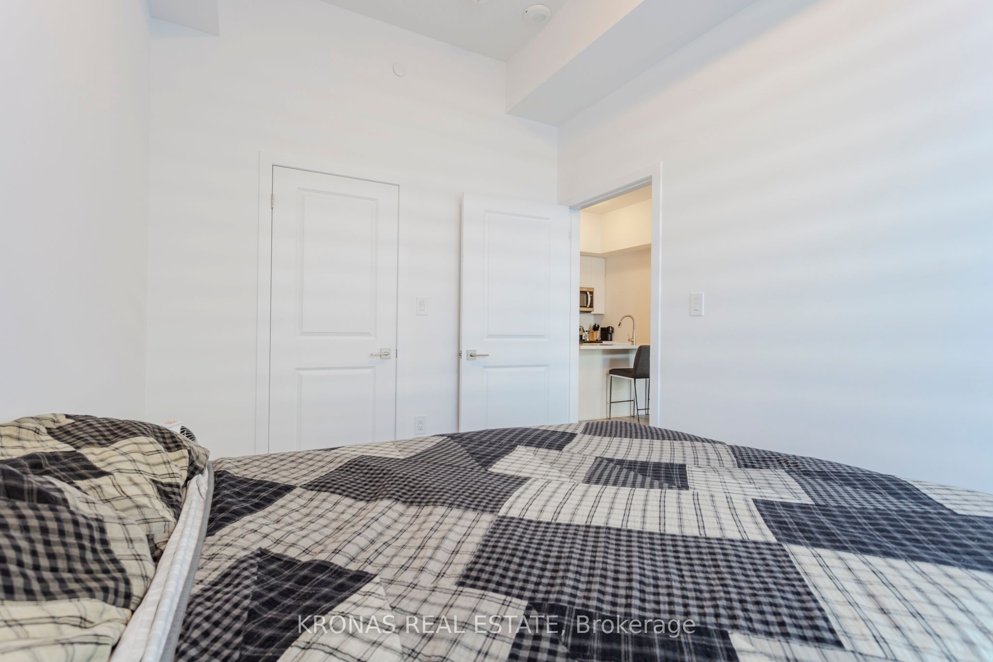 460 Dundas Street E 119