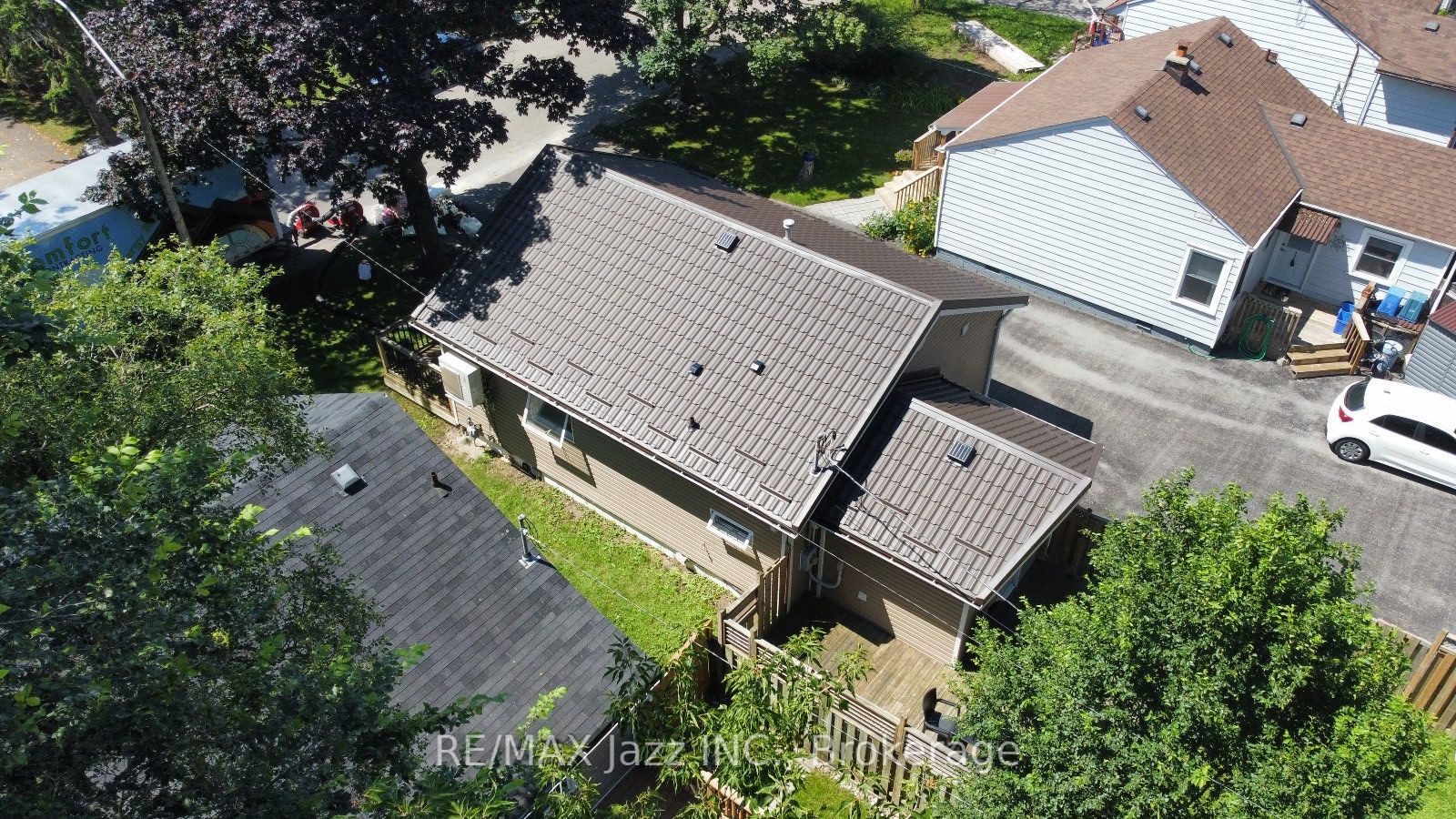 4 Maple Street