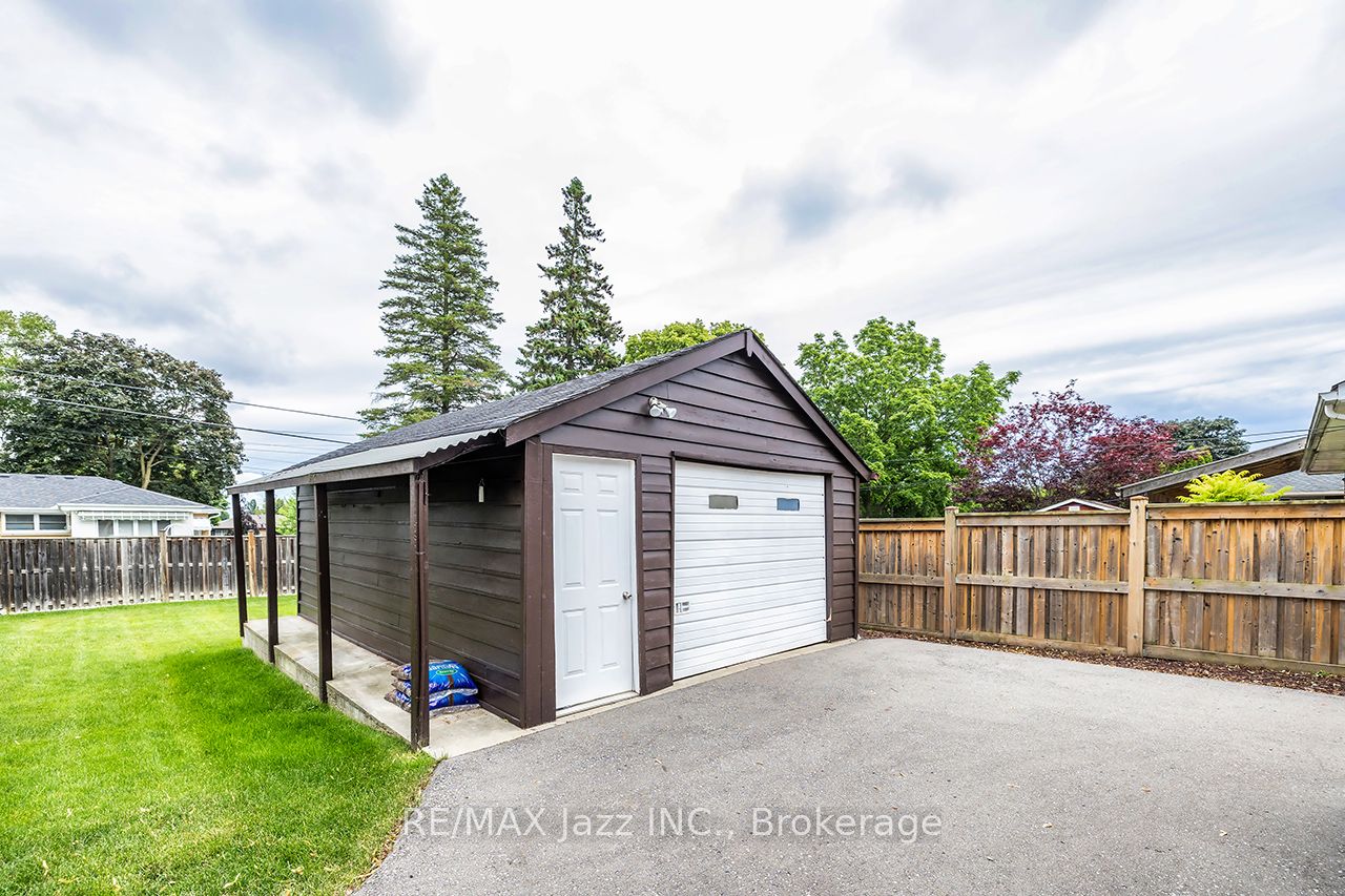 571 Finucane Street
