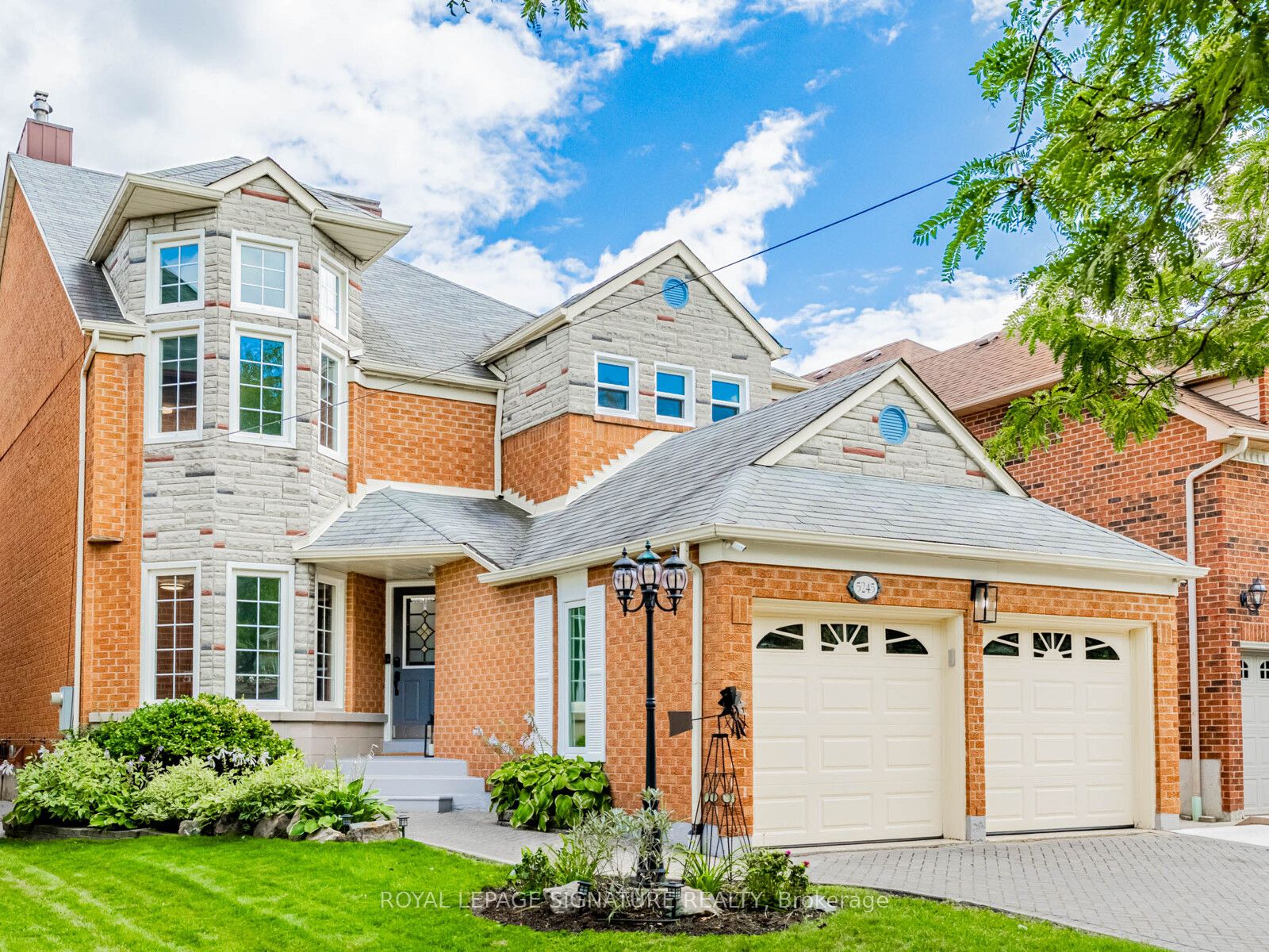 5245 Champlain Trail