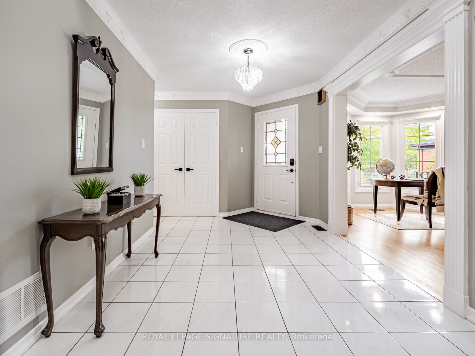 5245 Champlain Trail