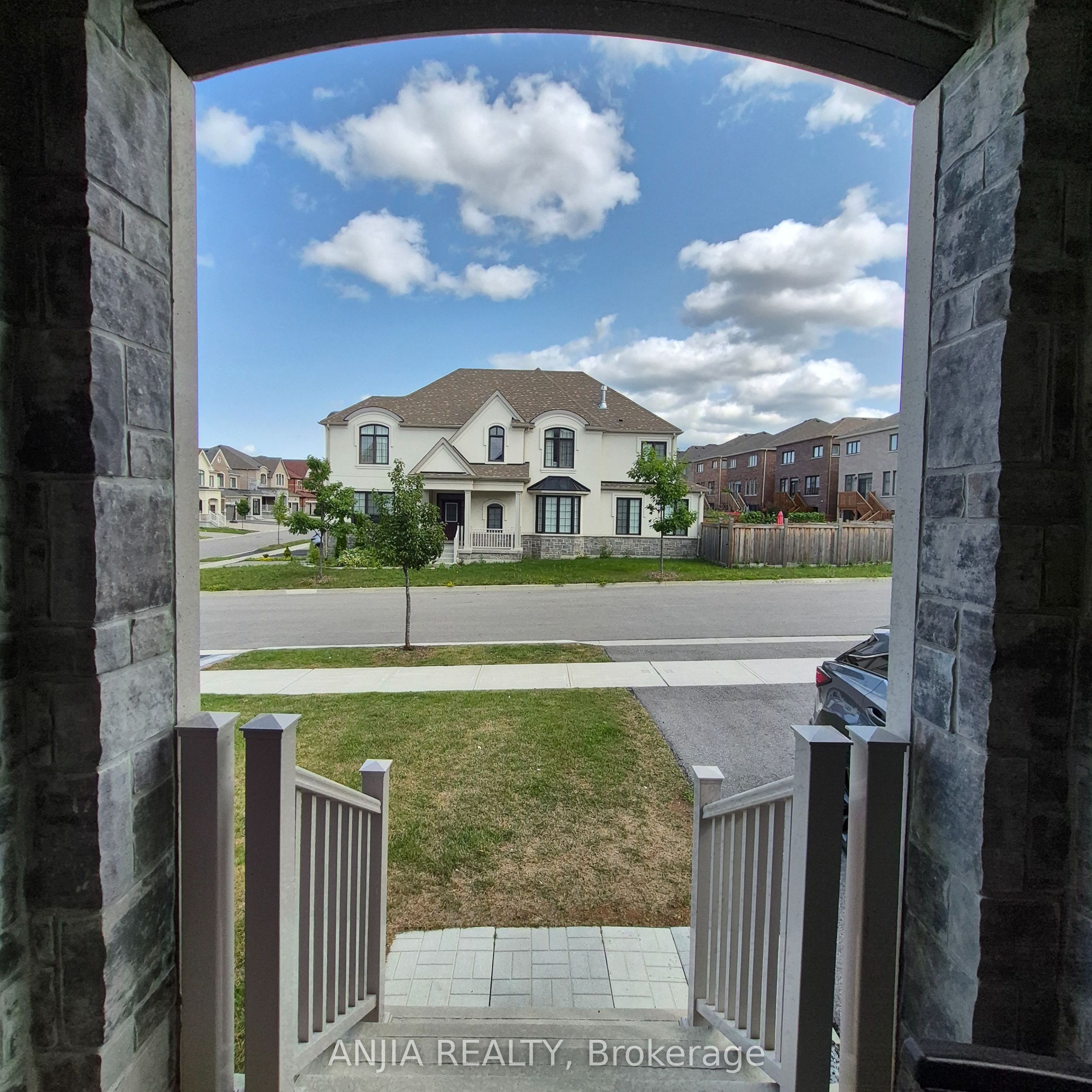 50 Meadow Vista Crescent