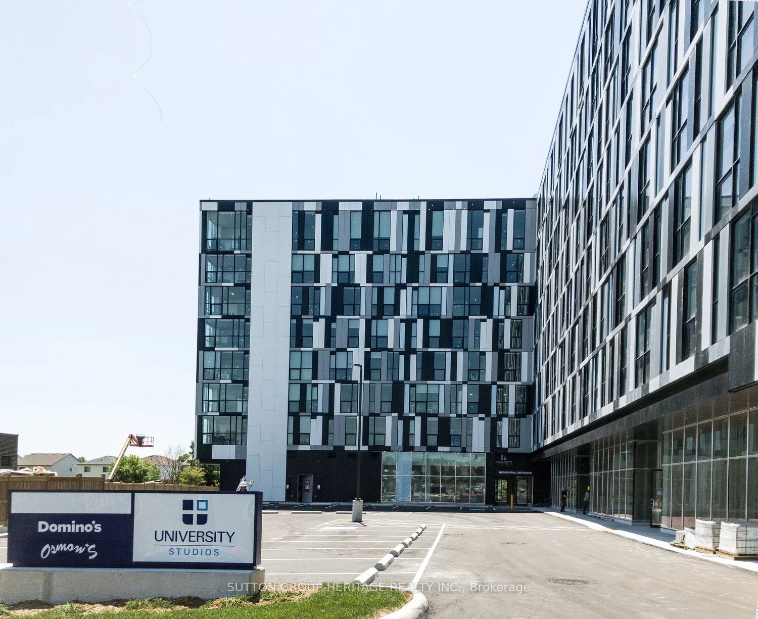 1900 Simcoe Street N 36