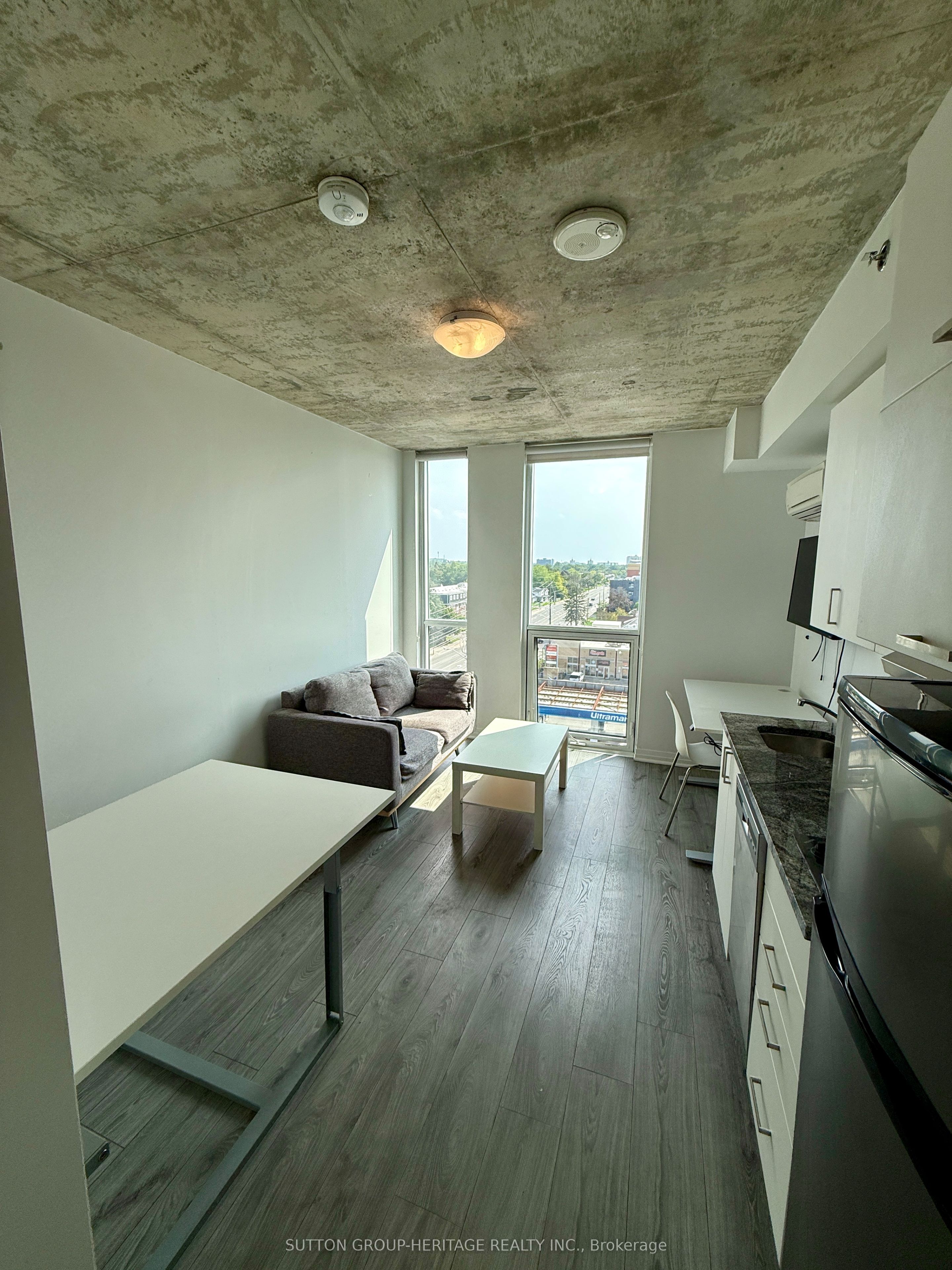 1900 Simcoe Street N 36