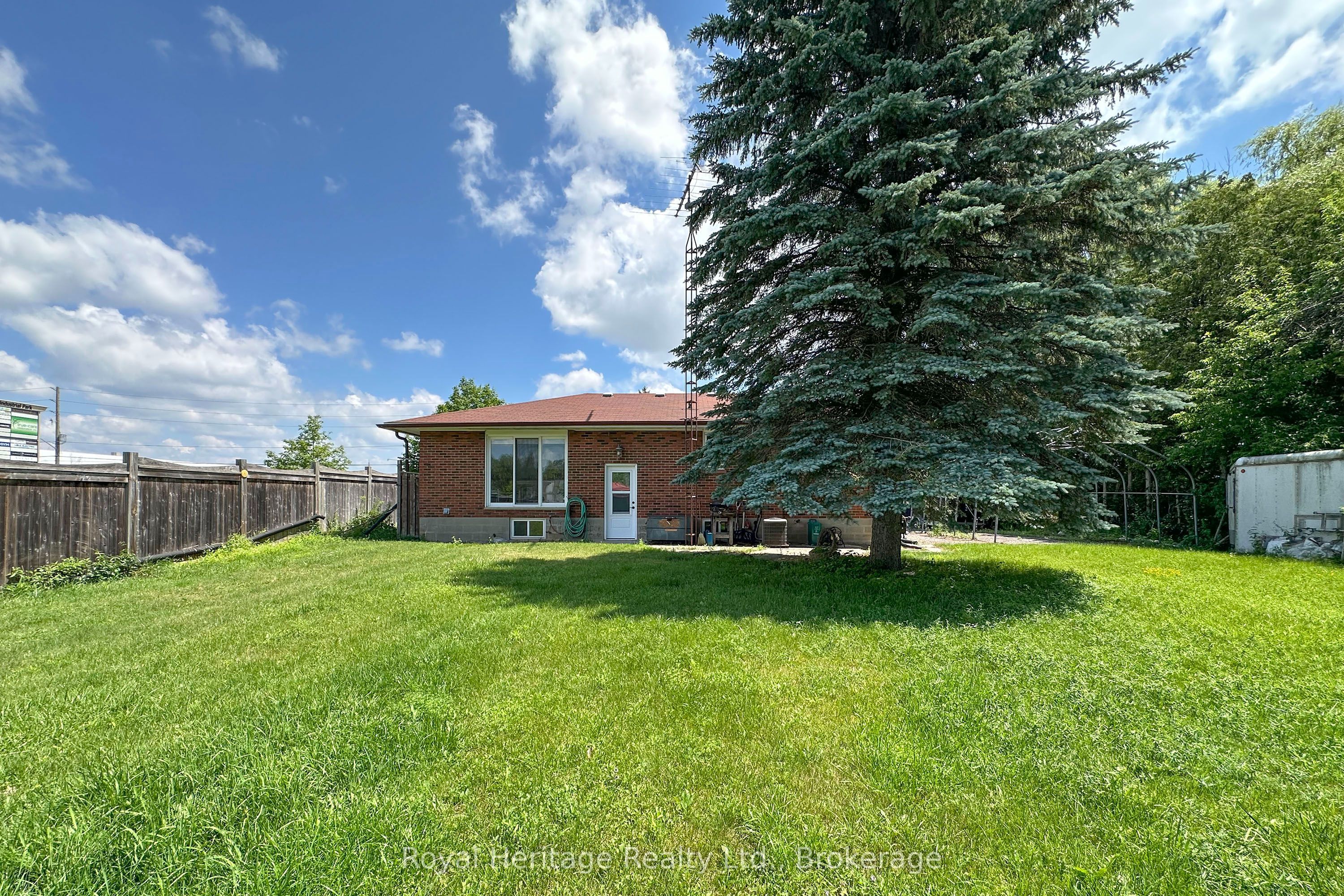 1464 Thornton Road N