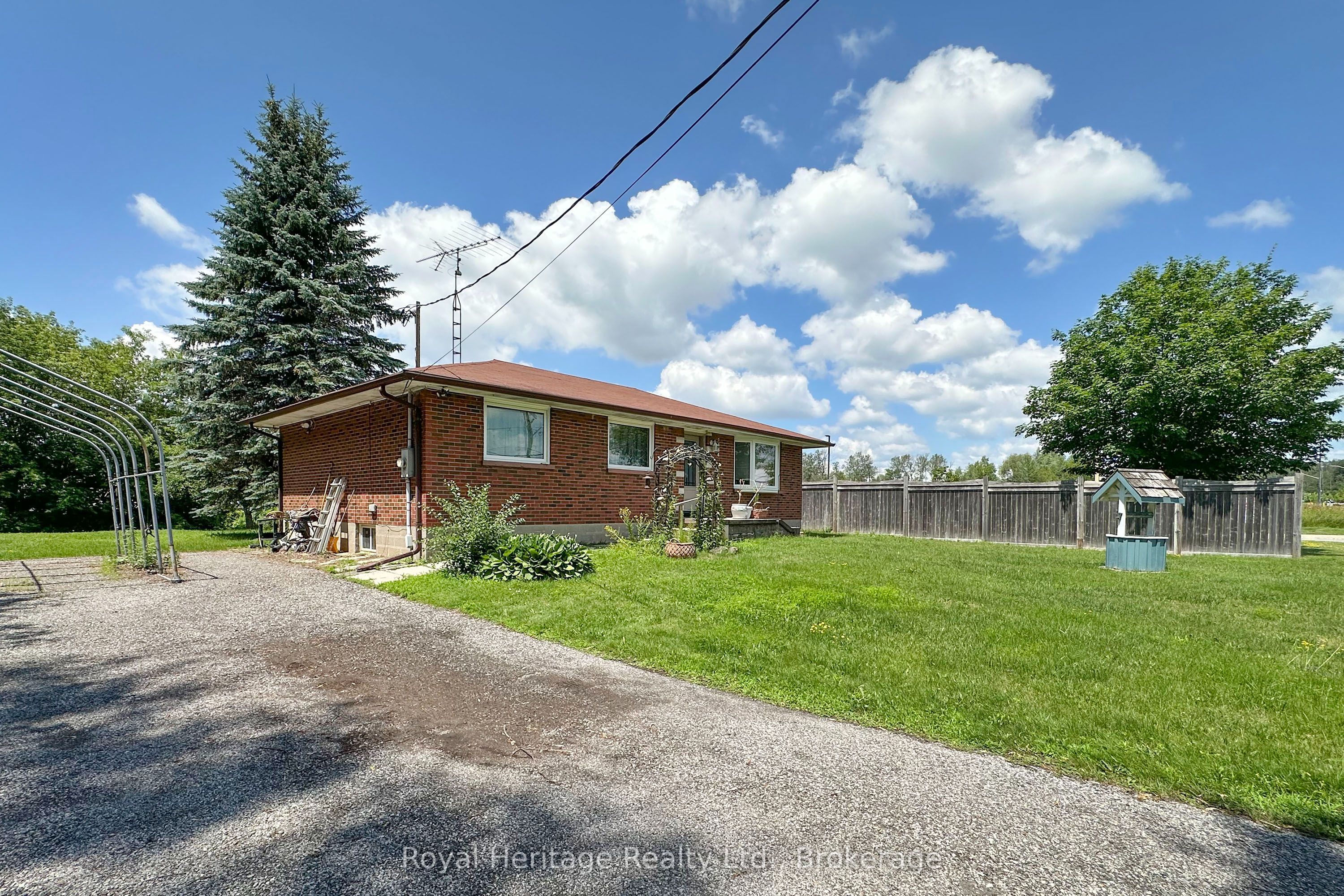 1464 Thornton Road N