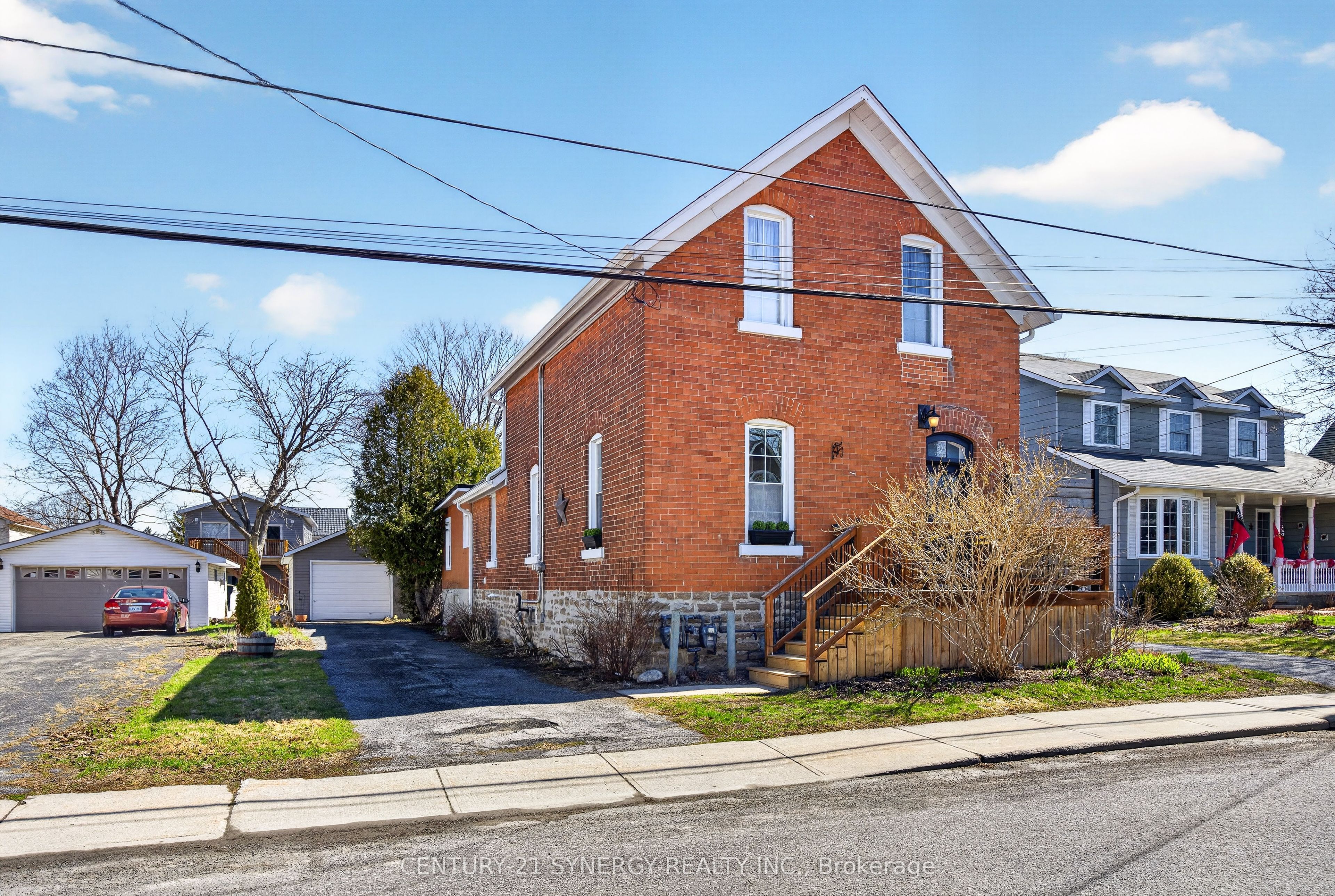 33 A & B Napoleon Street