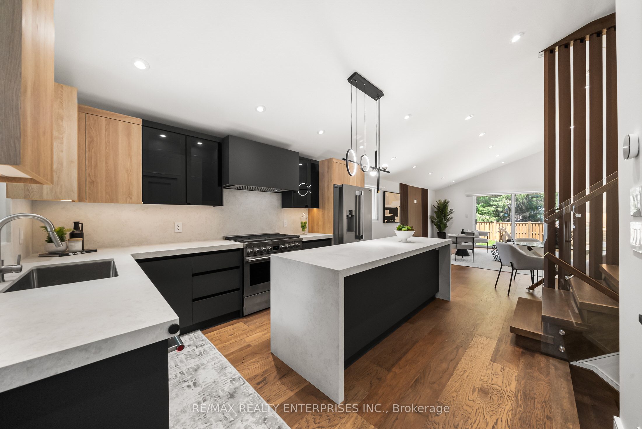 1495 Thetford Court