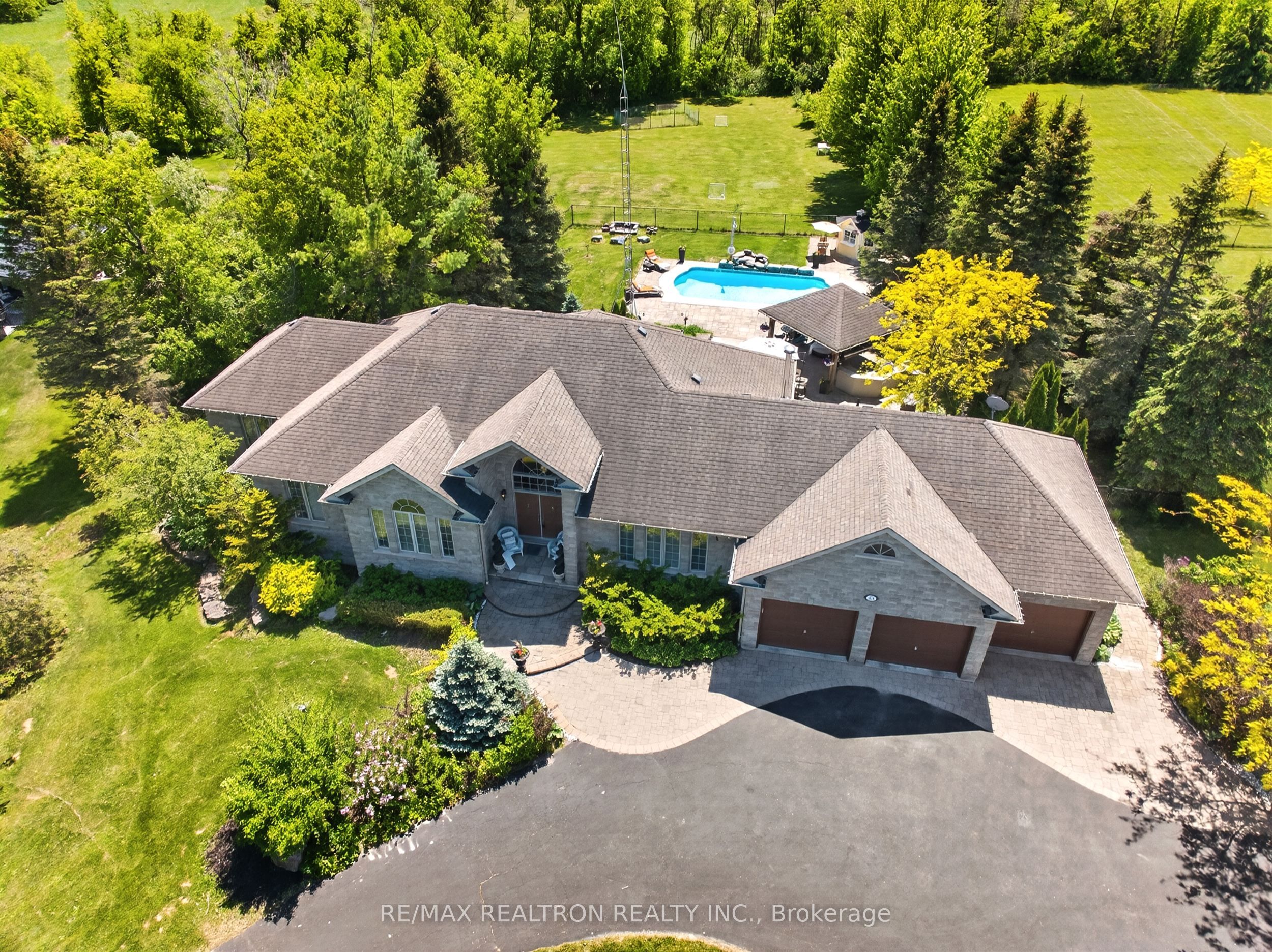 23 Fairbairn Gate