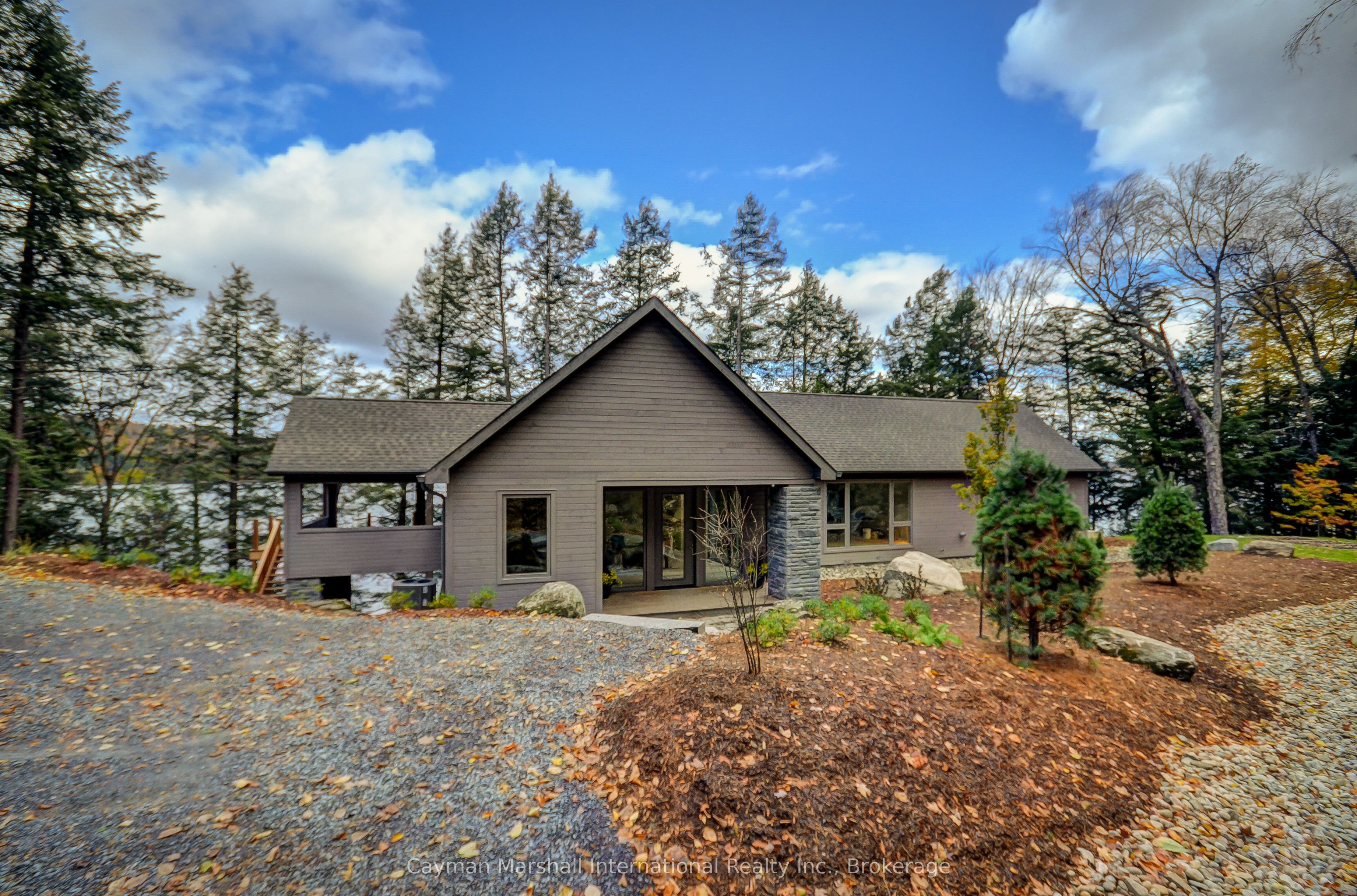124 Claren Crescent