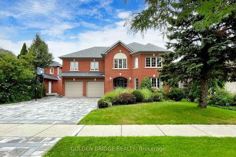 909 Stonehaven Avenue Newmarket ON L3X 1P2