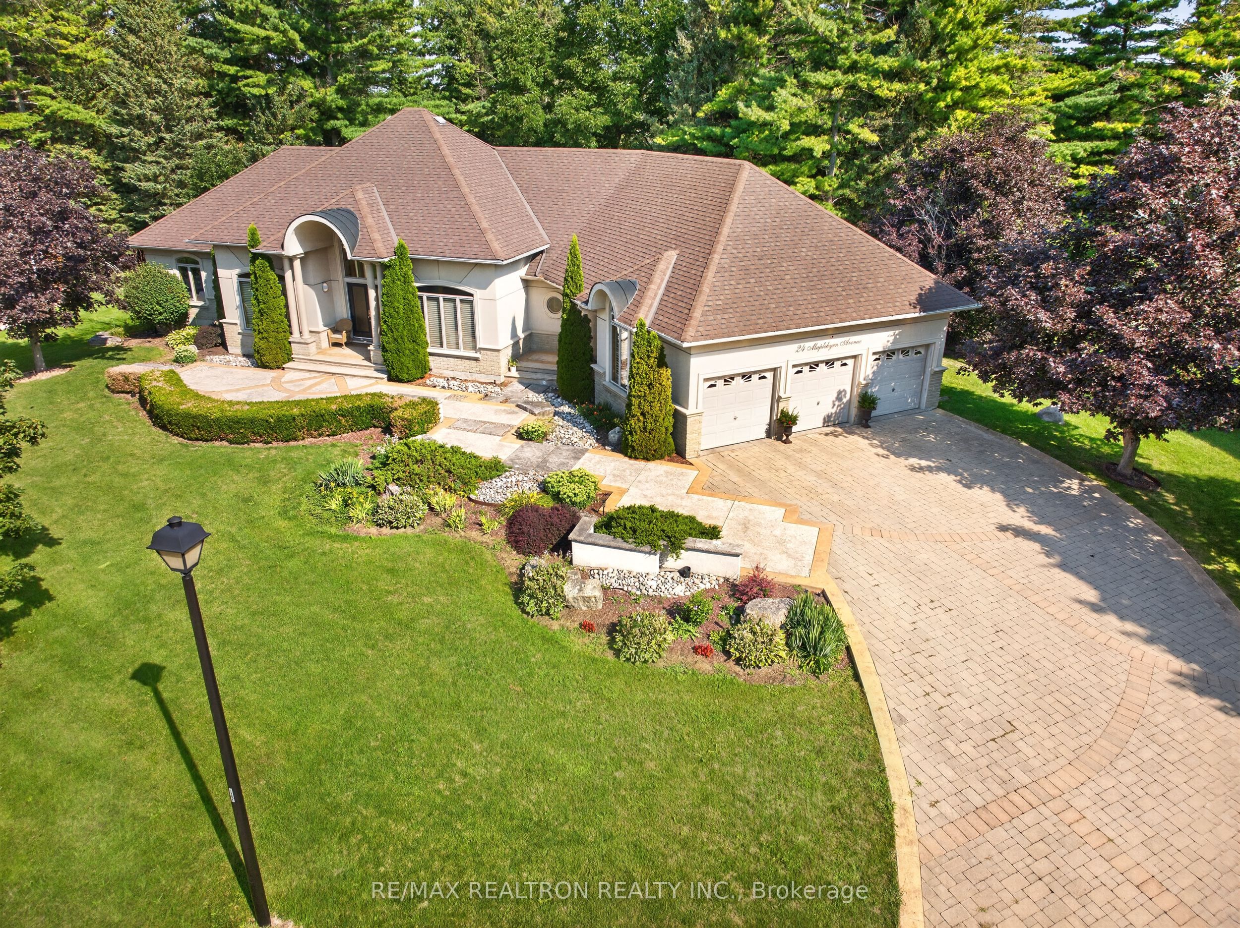 24 Maplehyrn Avenue