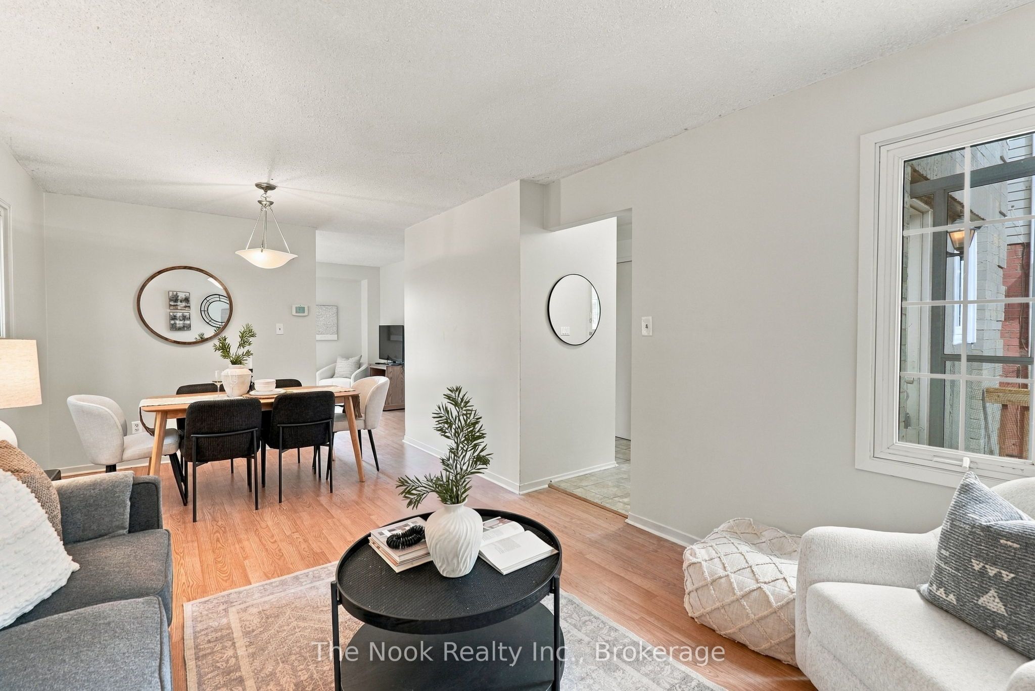27 Field Crescent