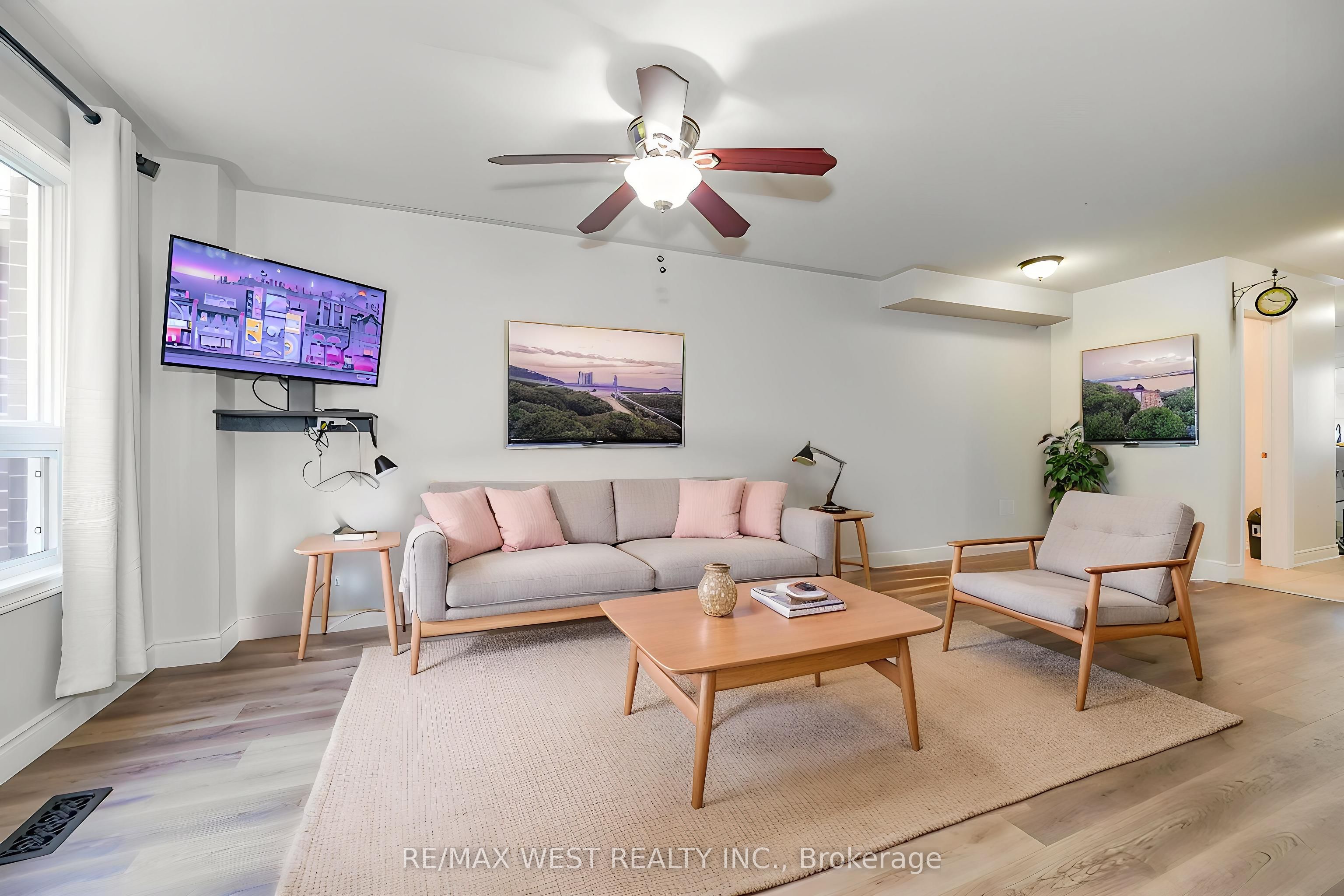 715 Grandview Street N 36