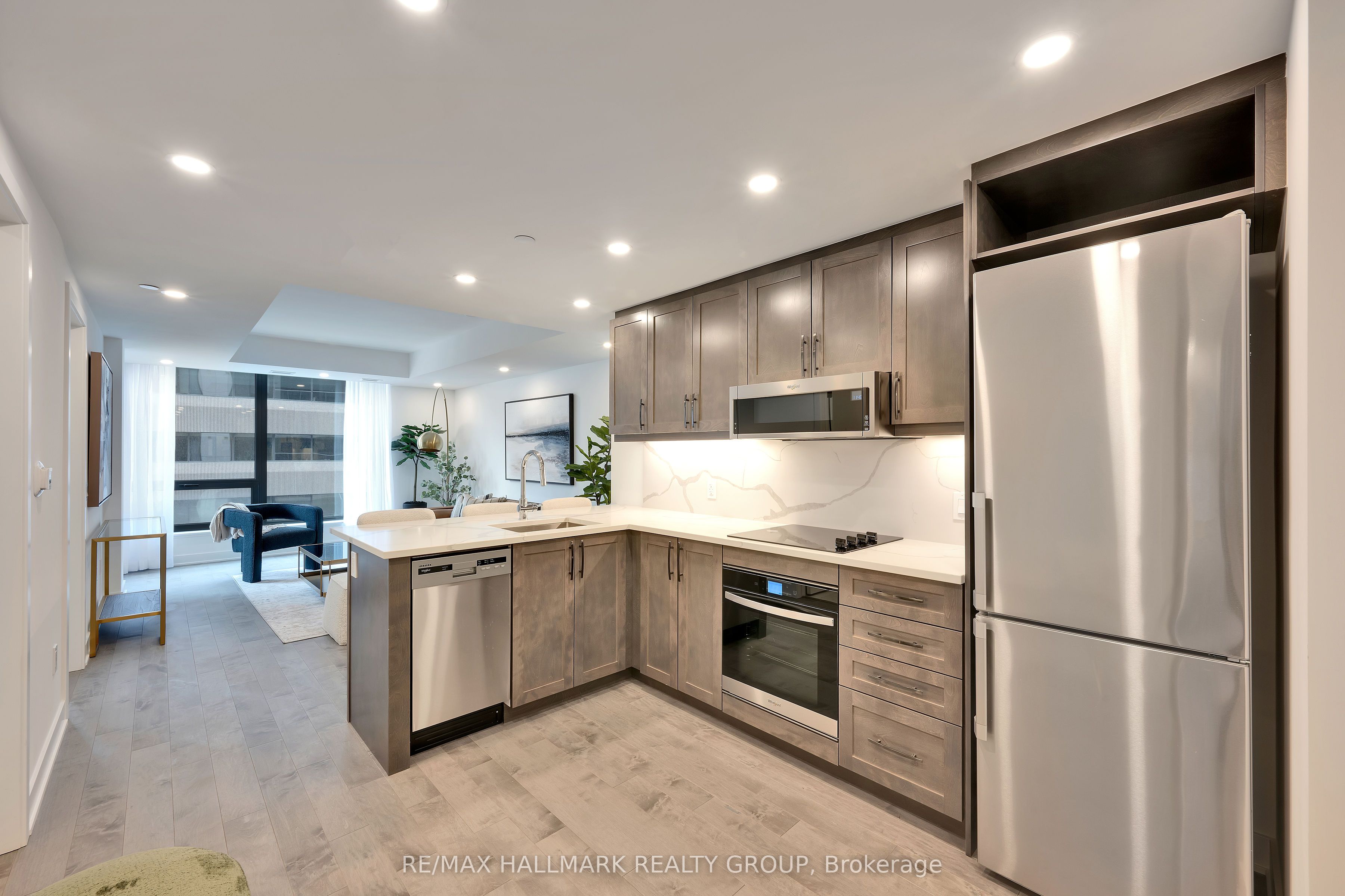 340 Queen Street 401