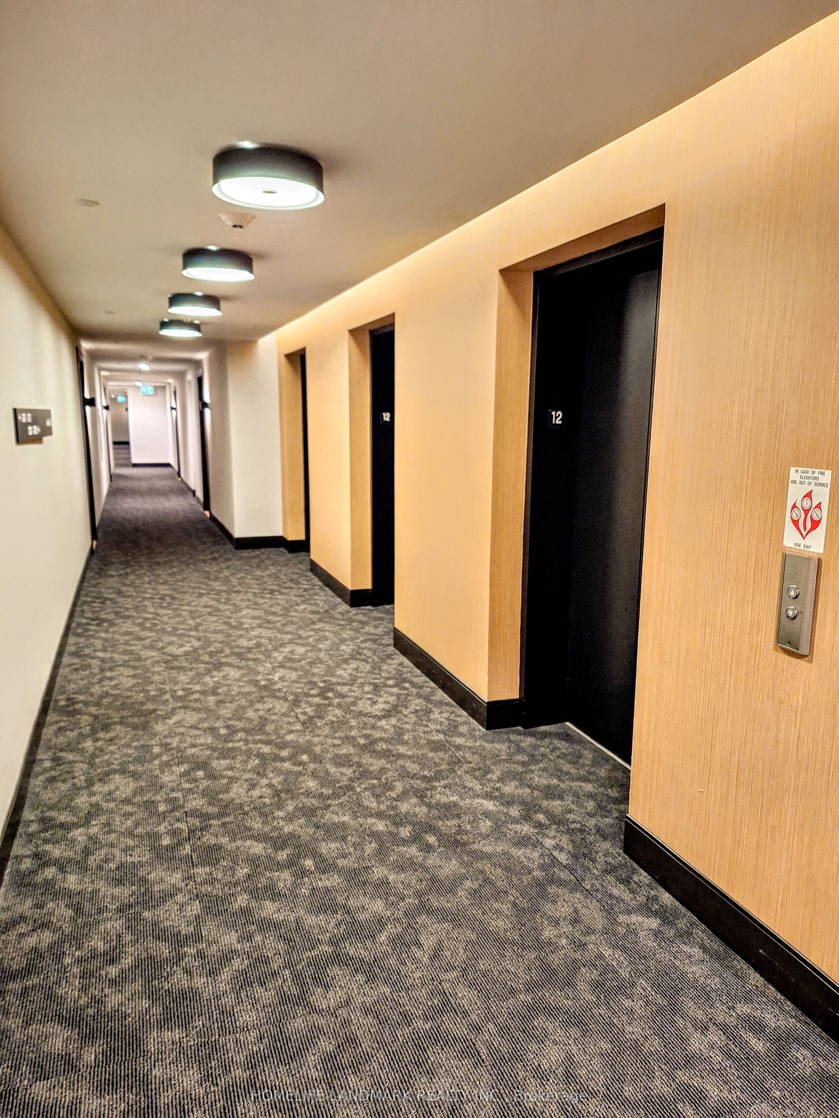 2520 Eglinton Avenue W 1211