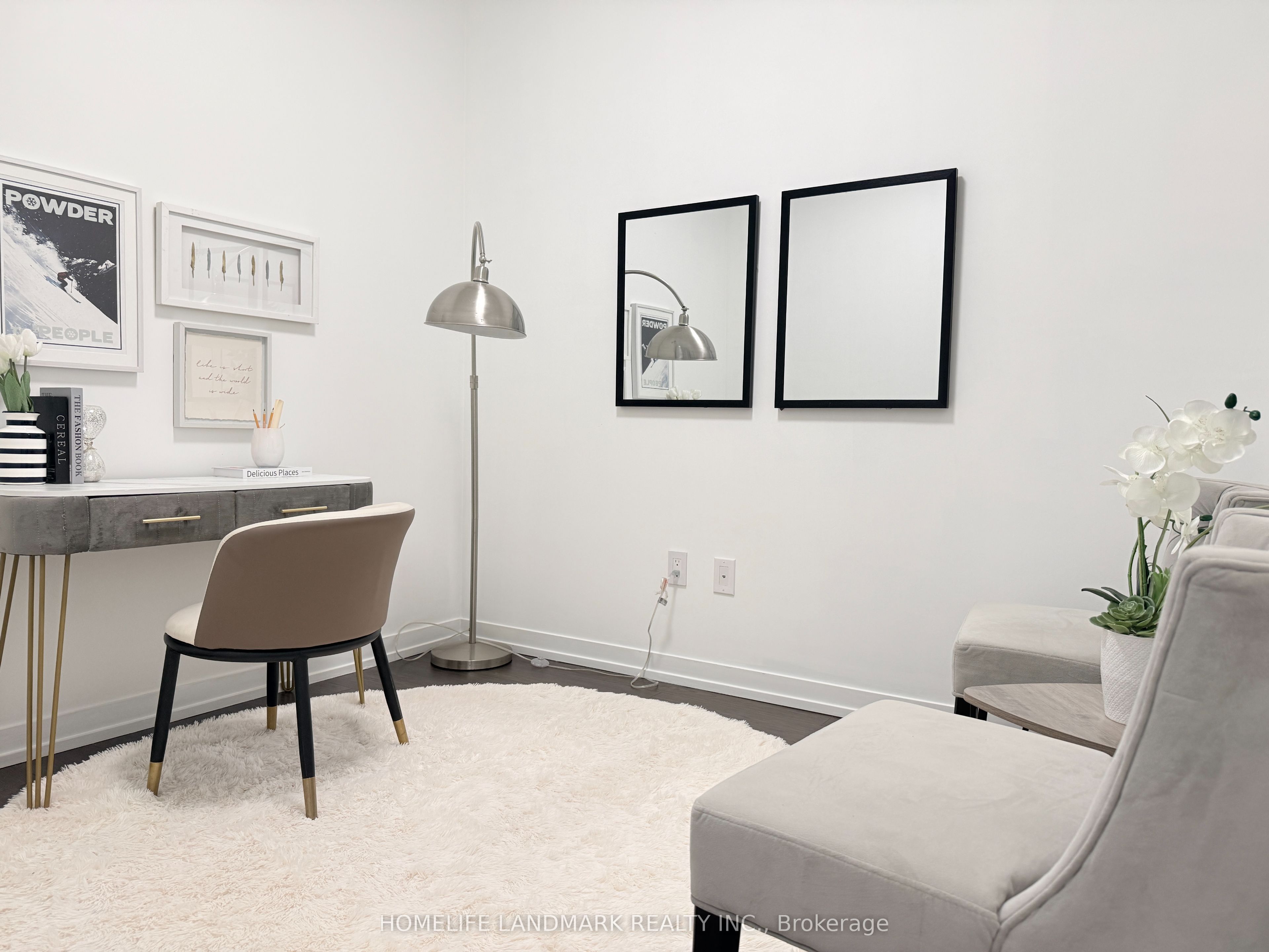 2520 Eglinton Avenue W 1211