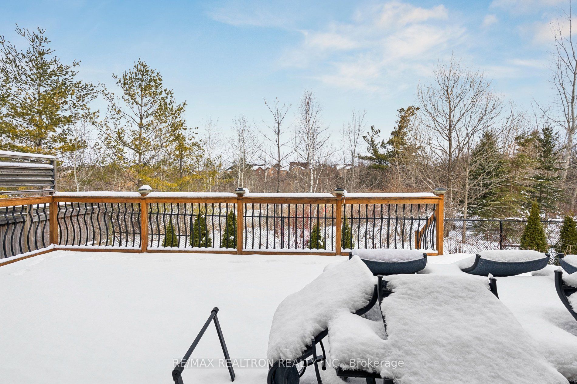 22 Wolf Creek Crescent