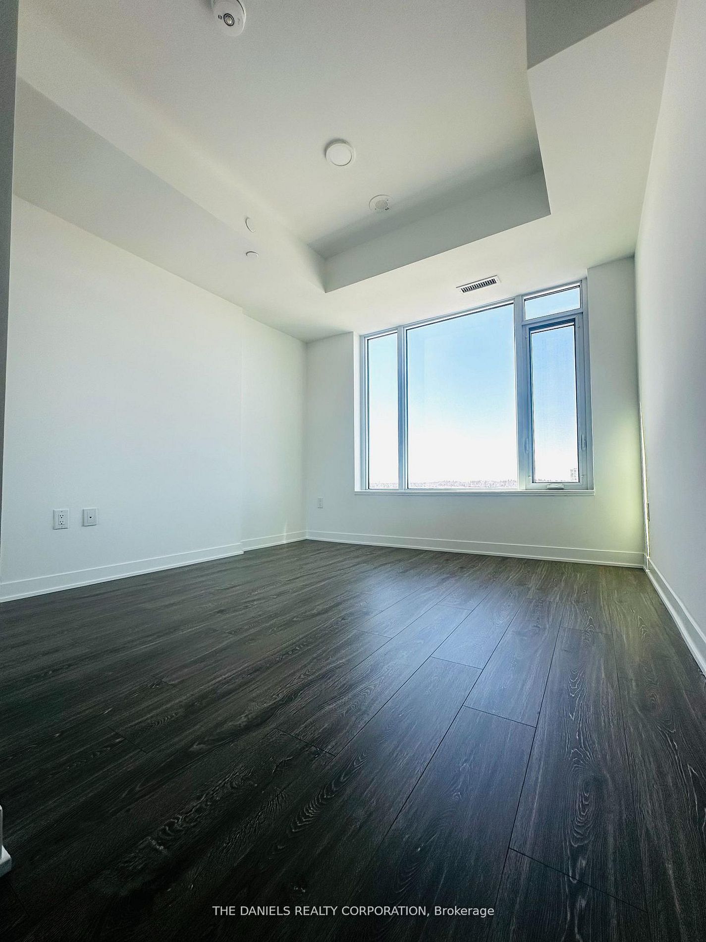 2495 Eglinton Avenue W 909