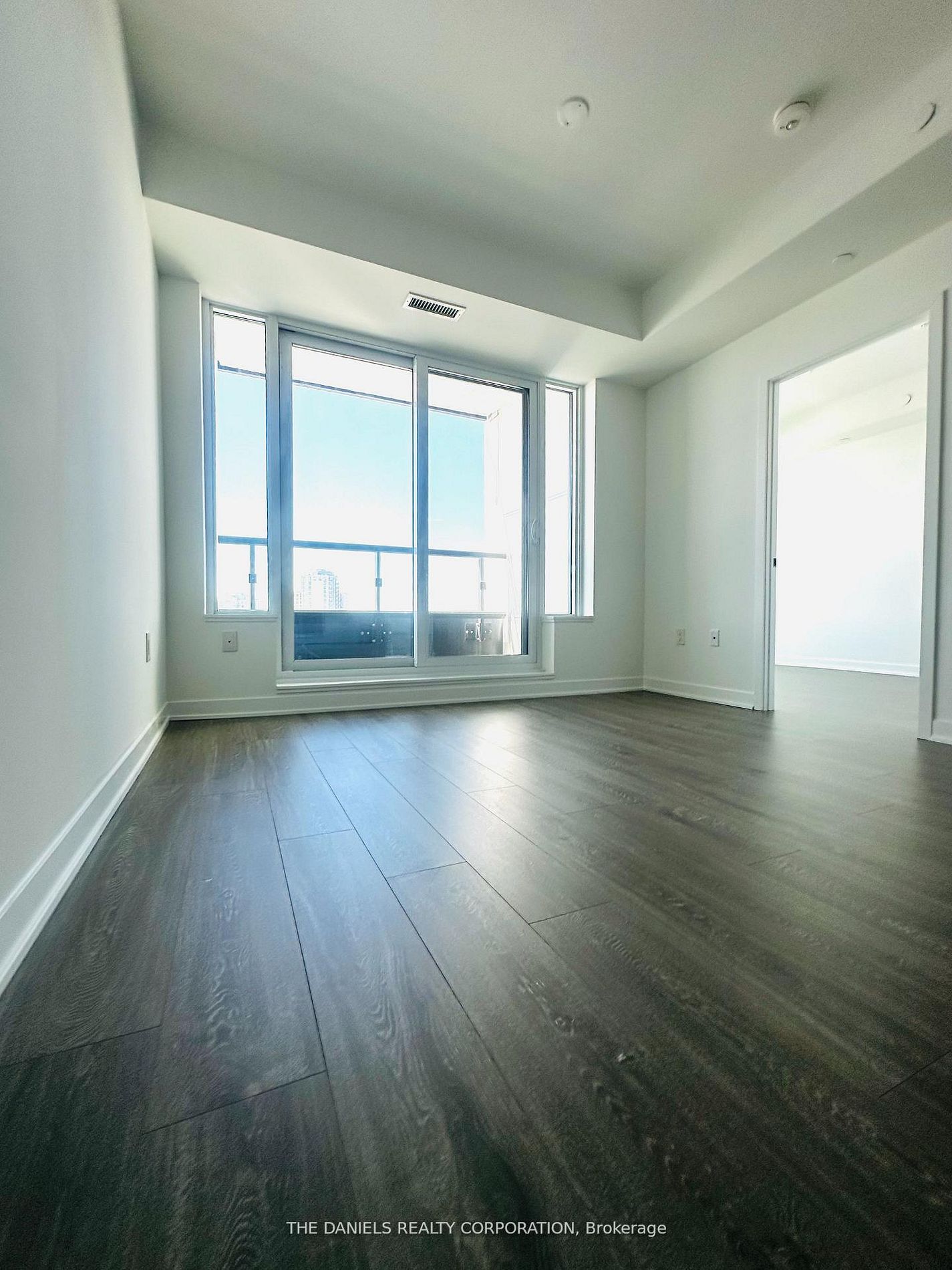 2495 Eglinton Avenue W 909