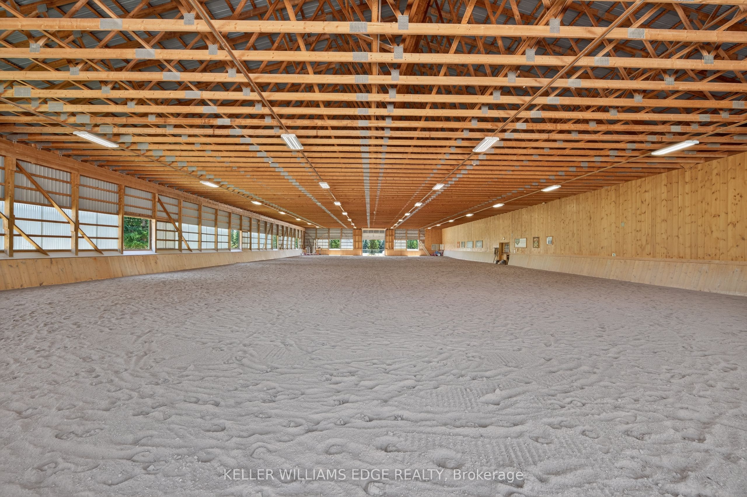 564 8th Concession Road E