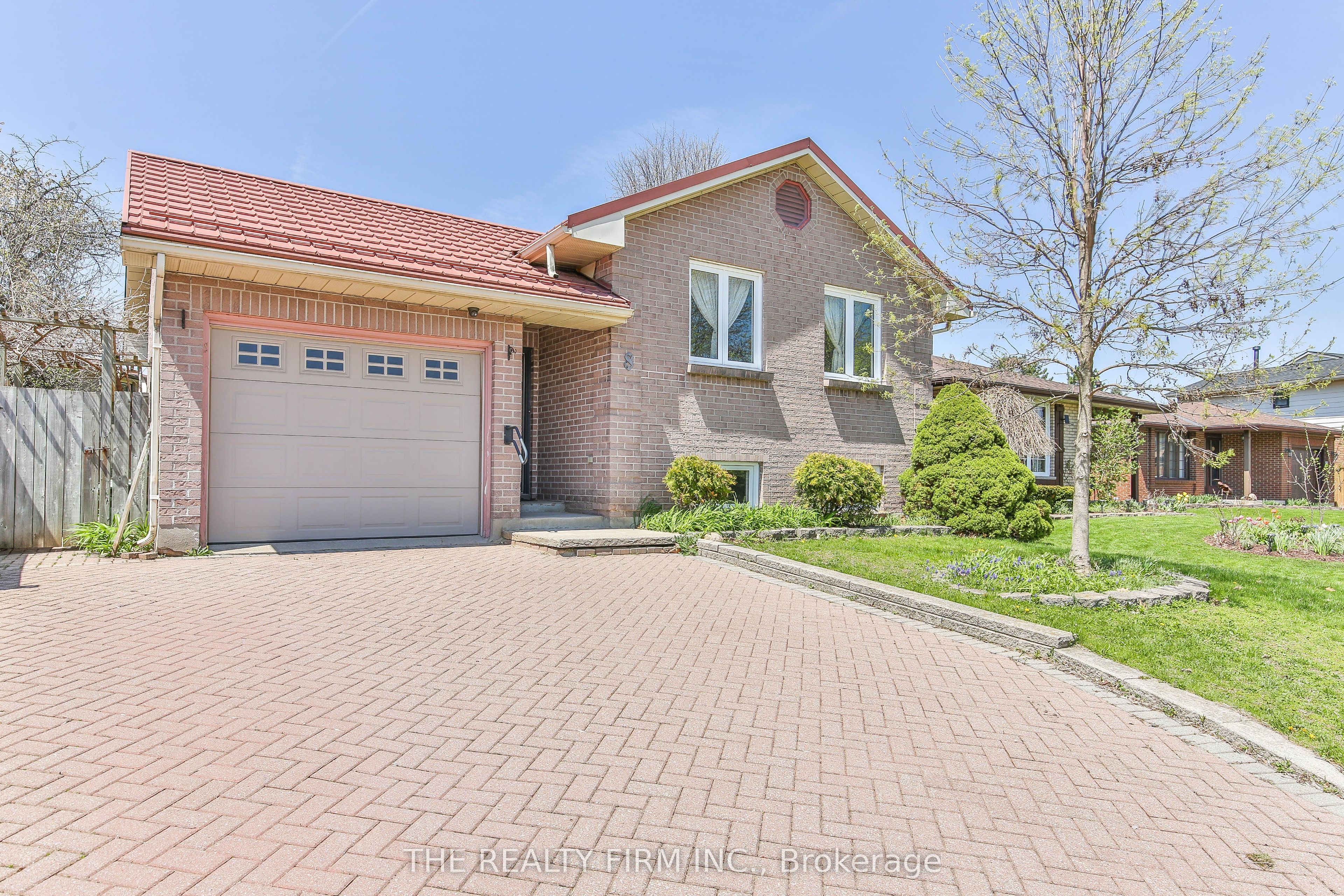 8 Quail Ridge Crescent