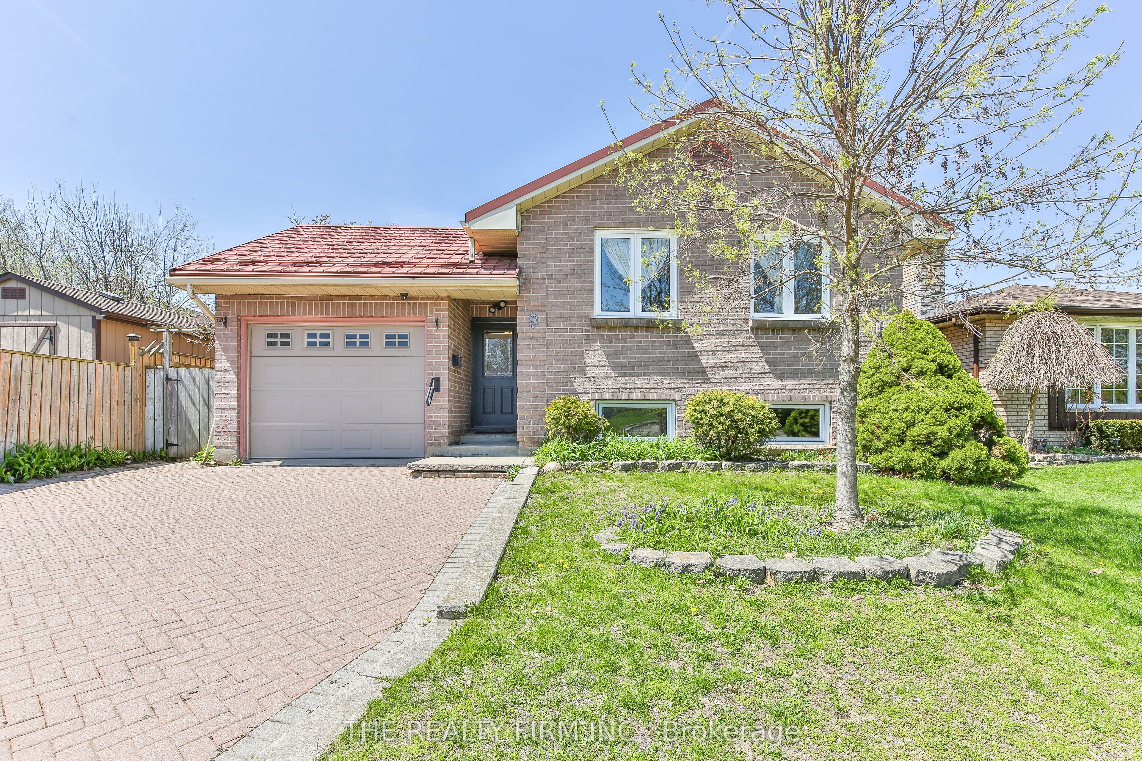 8 Quail Ridge Crescent