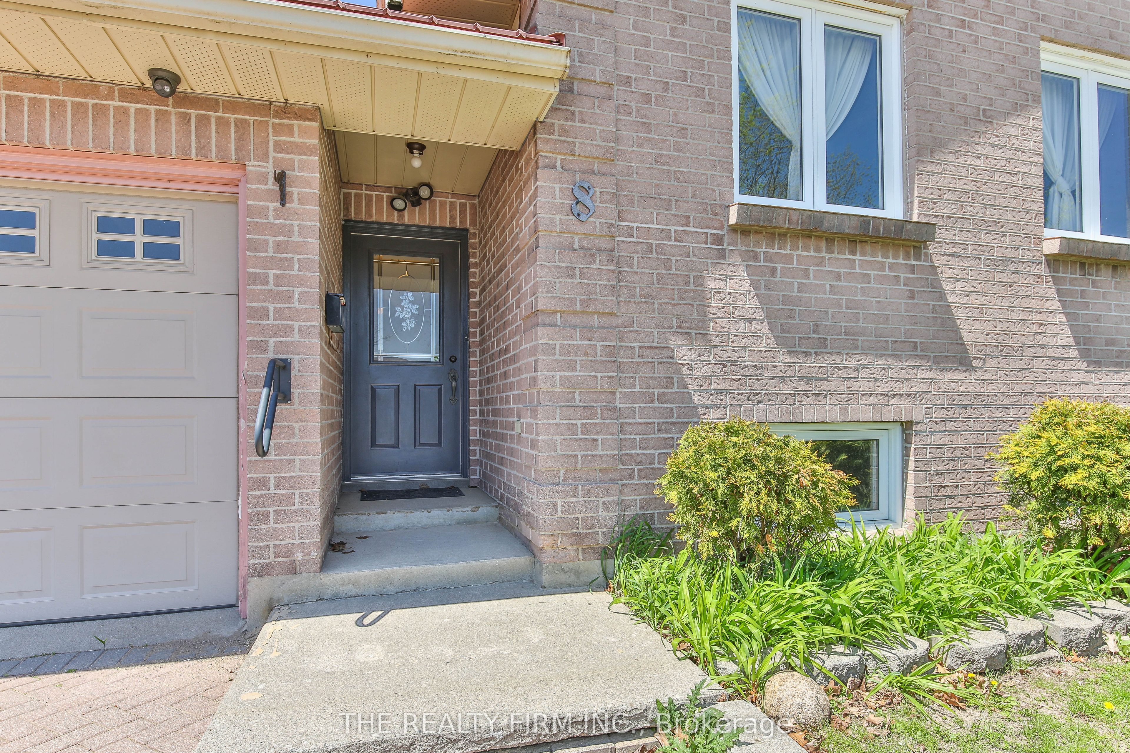8 Quail Ridge Crescent