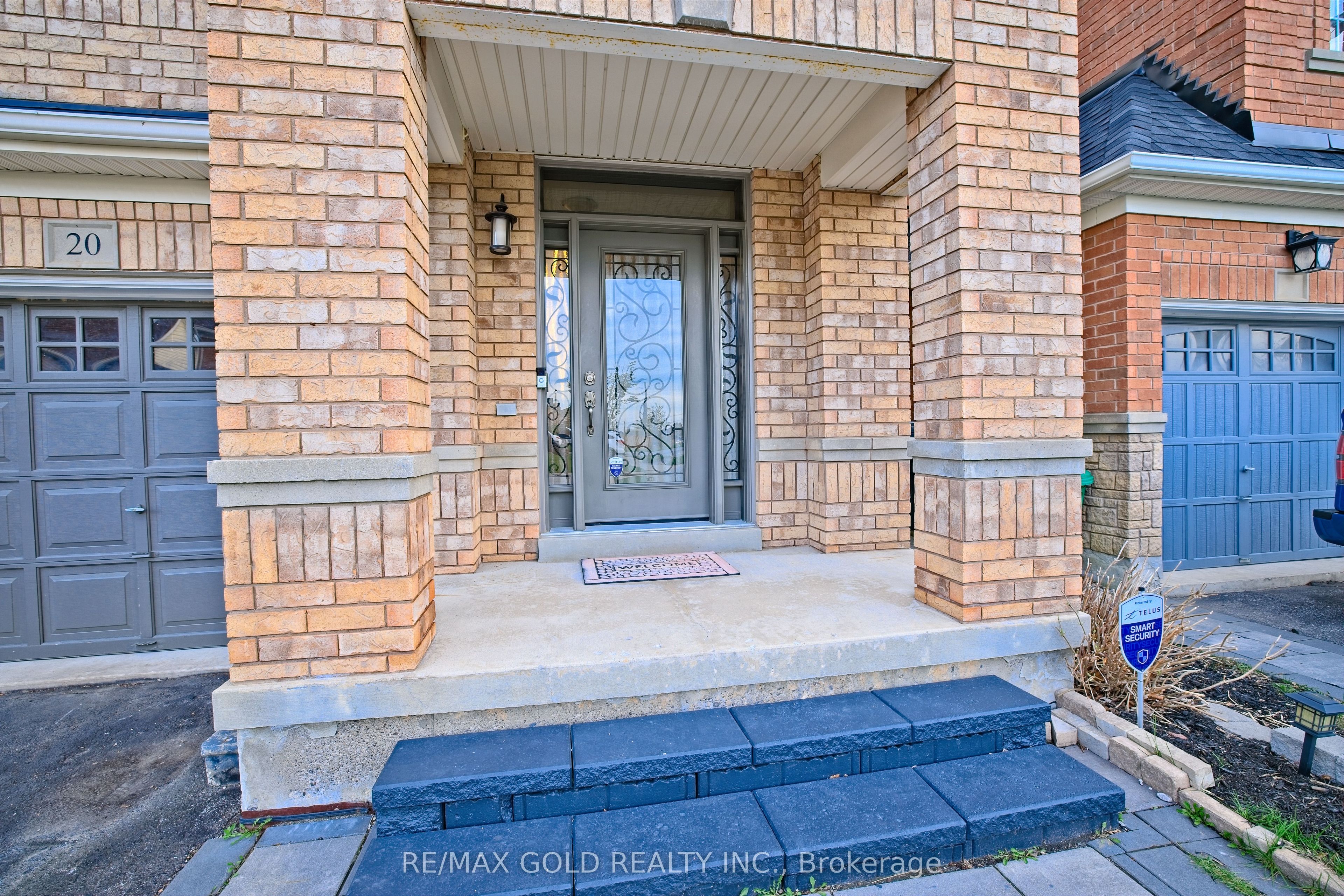 20 Treegrove Crescent