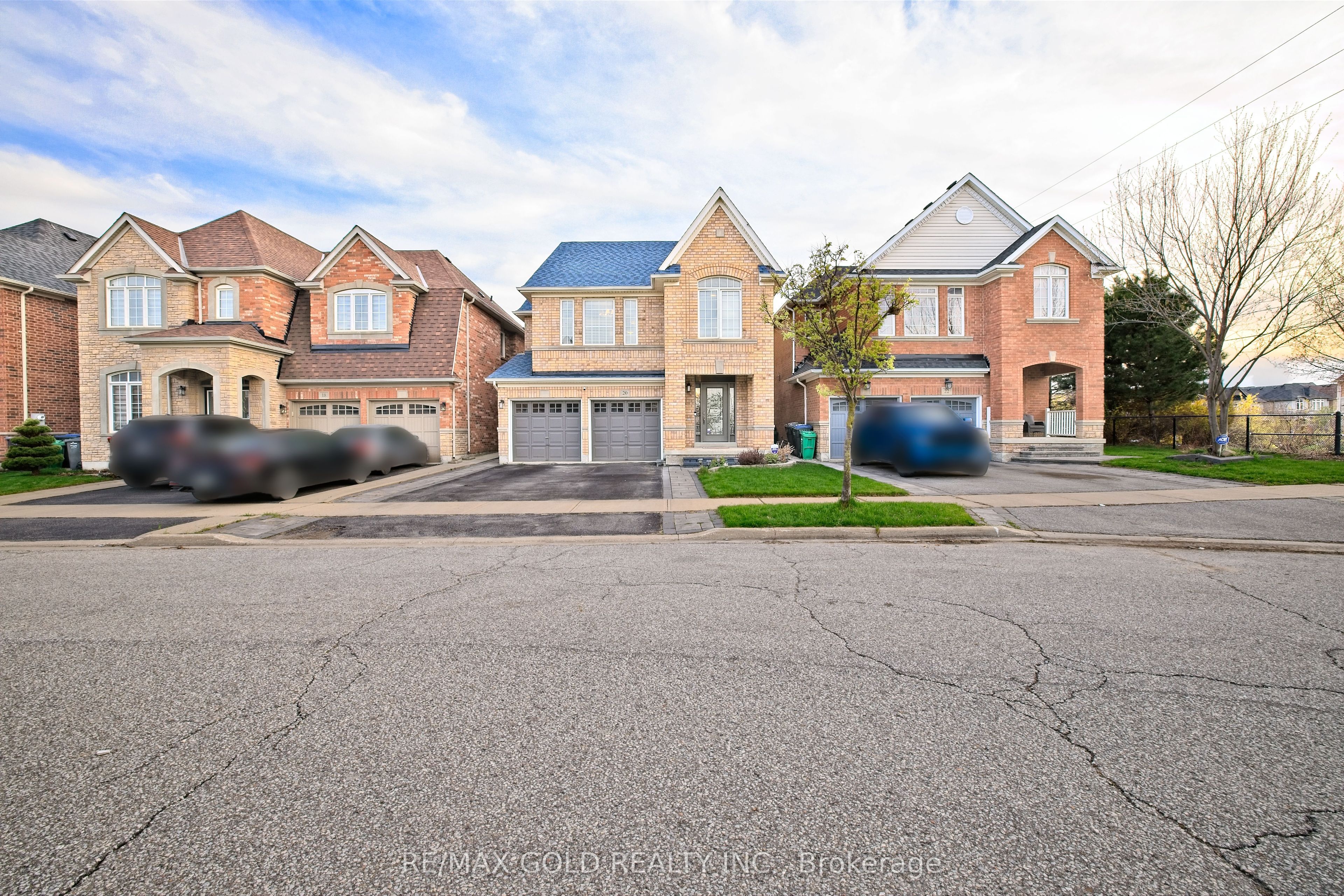 20 Treegrove Crescent