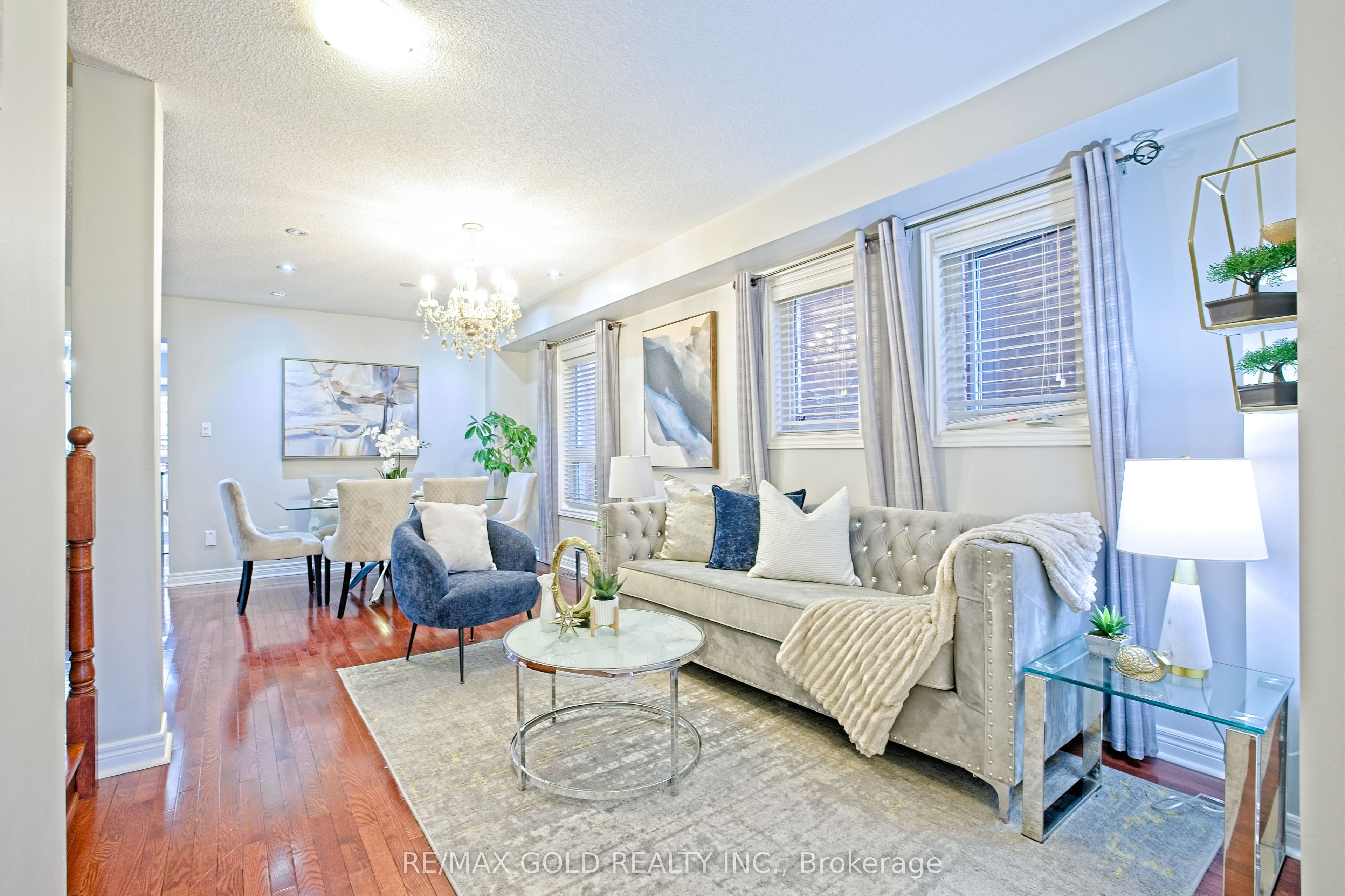 20 Treegrove Crescent