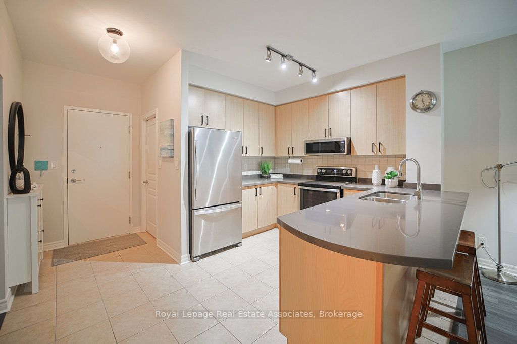 80 Port Street E 107