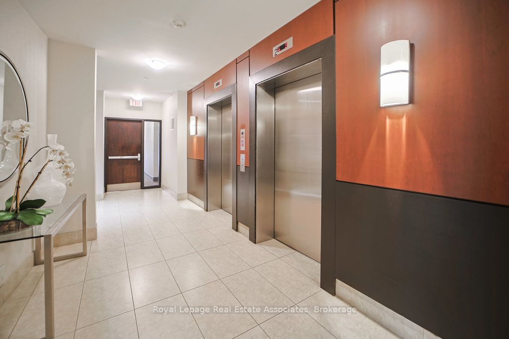 80 Port Street E 107