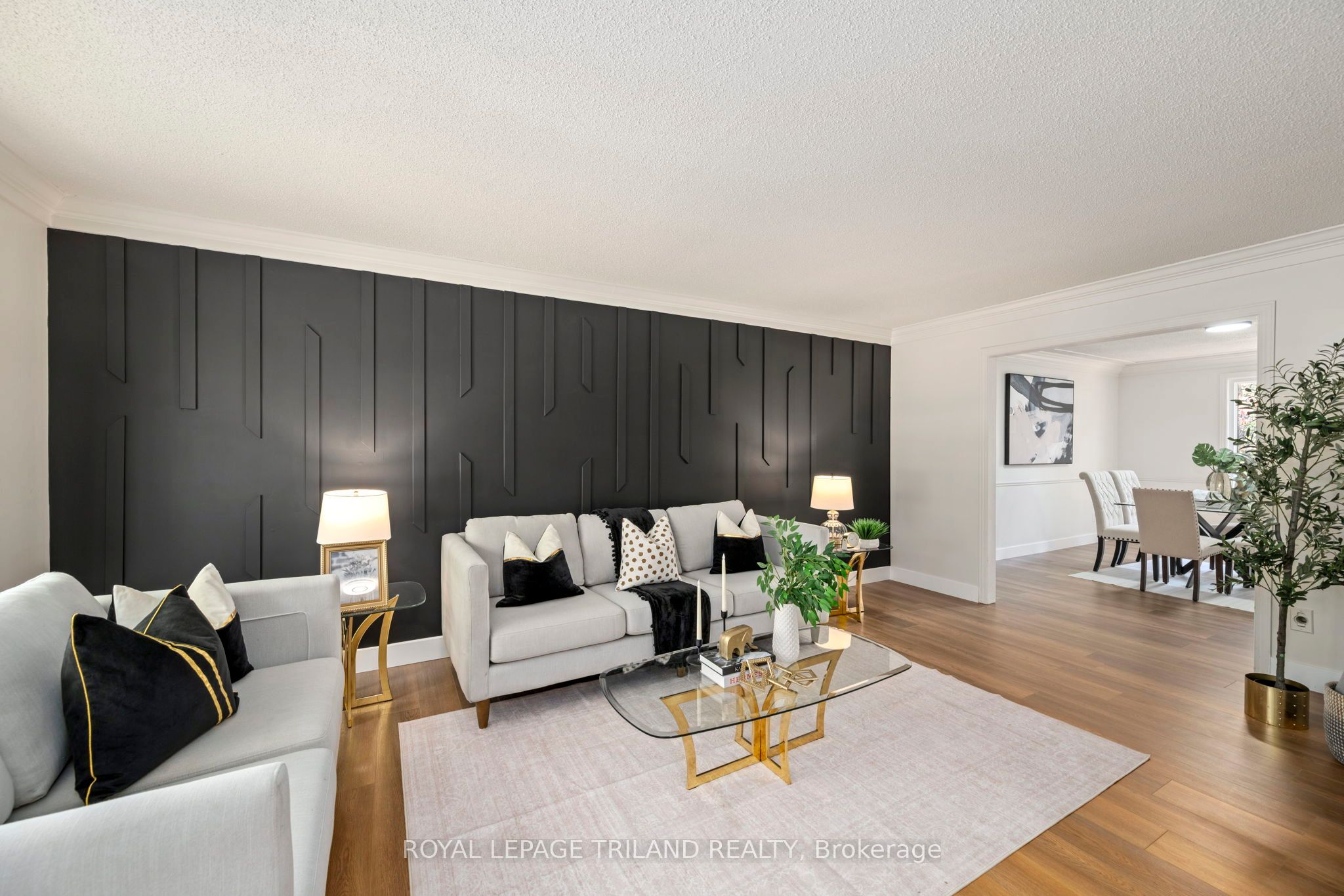 118 Deer Valley Crescent