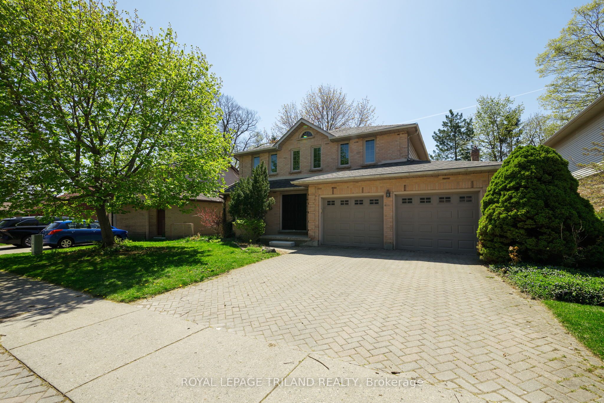 118 Deer Valley Crescent