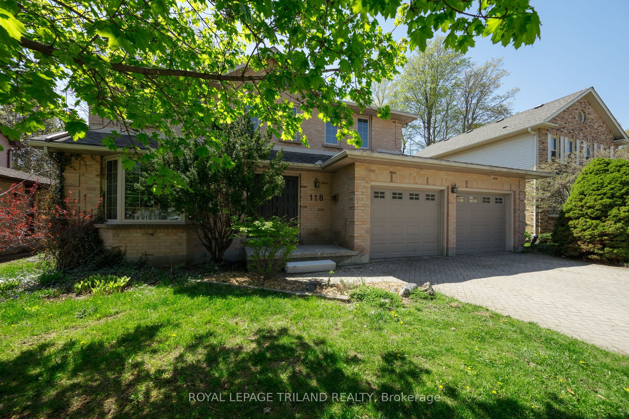 118 Deer Valley Crescent