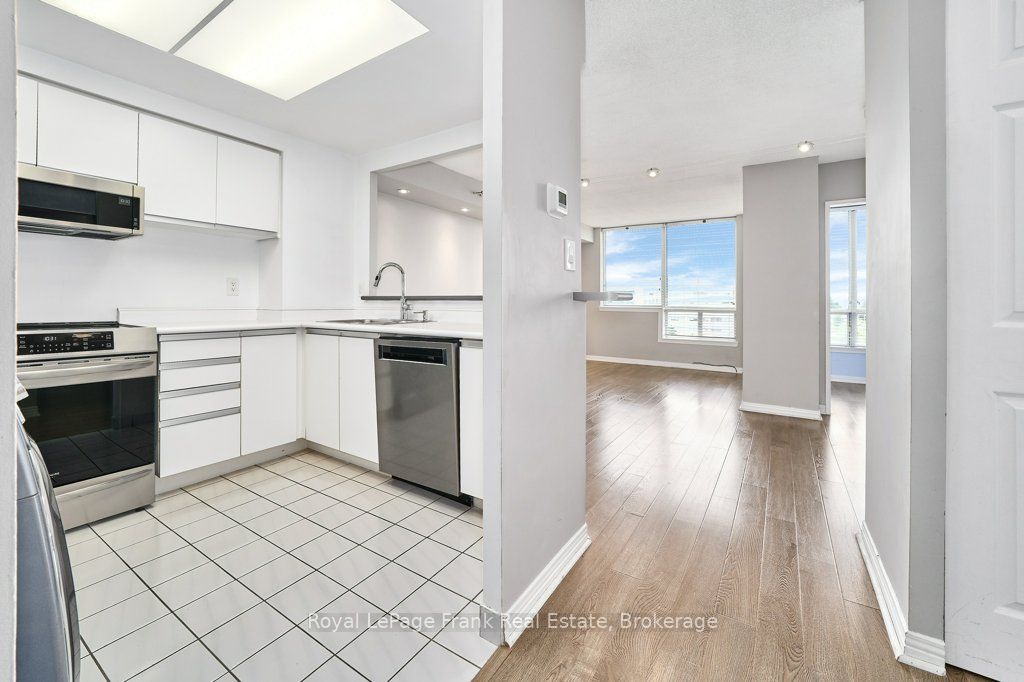 711 Rossland Road E 806