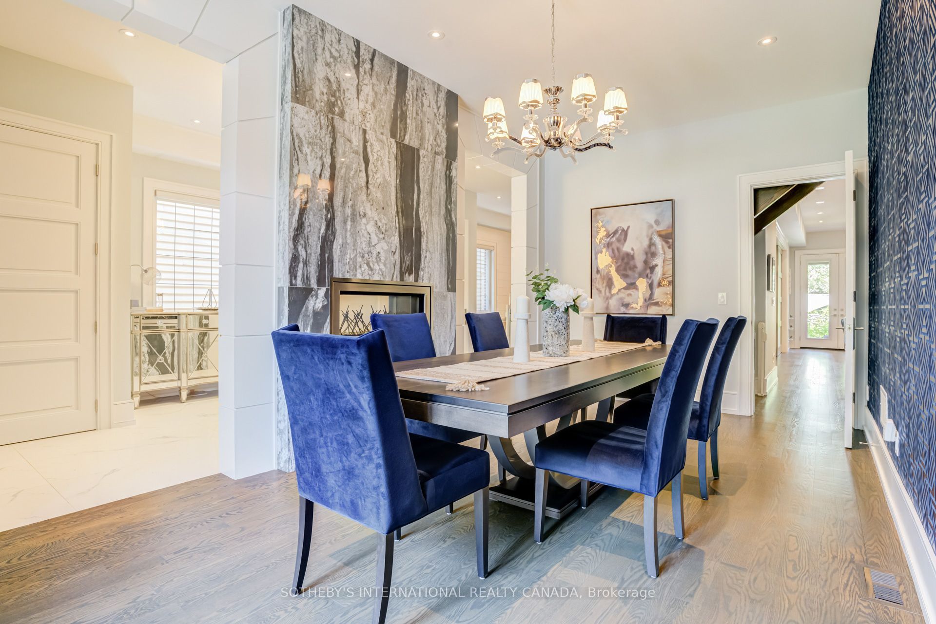 29 Oakwood Avenue S